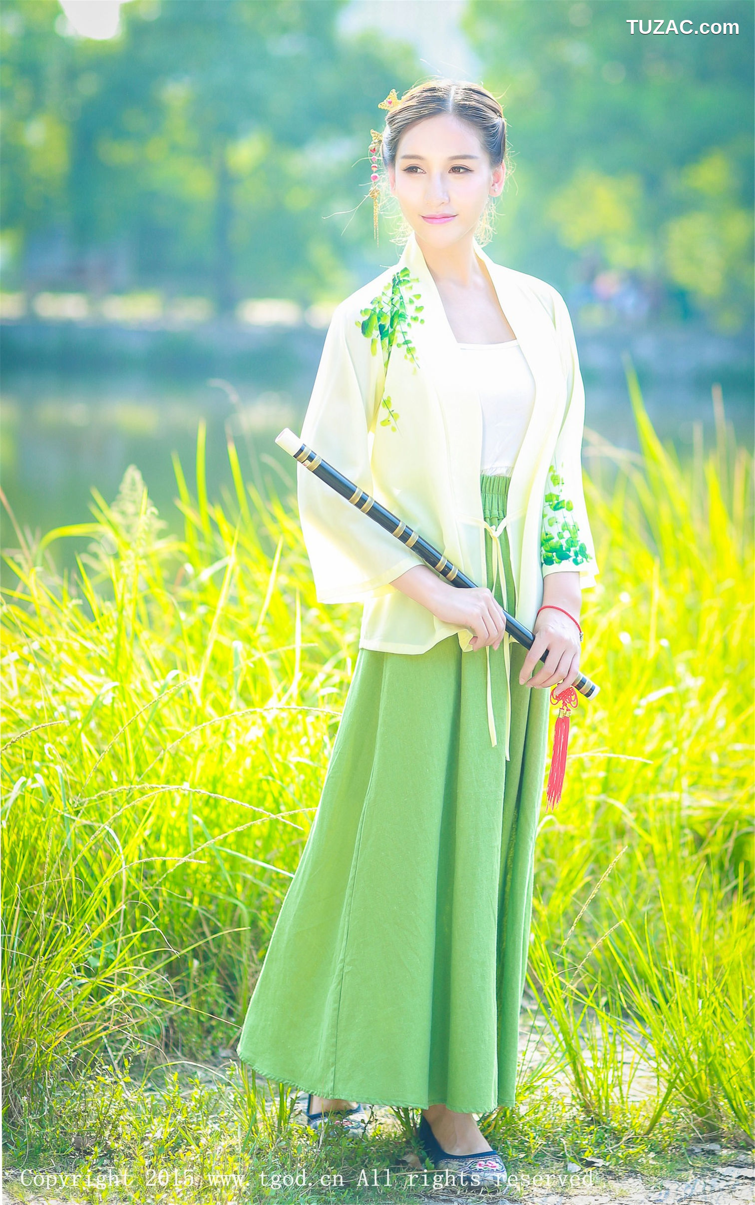 TGOD推女神-2015.09.22-艾希Ice-《女神身着清新汉服-从湖畔缓缓走来》