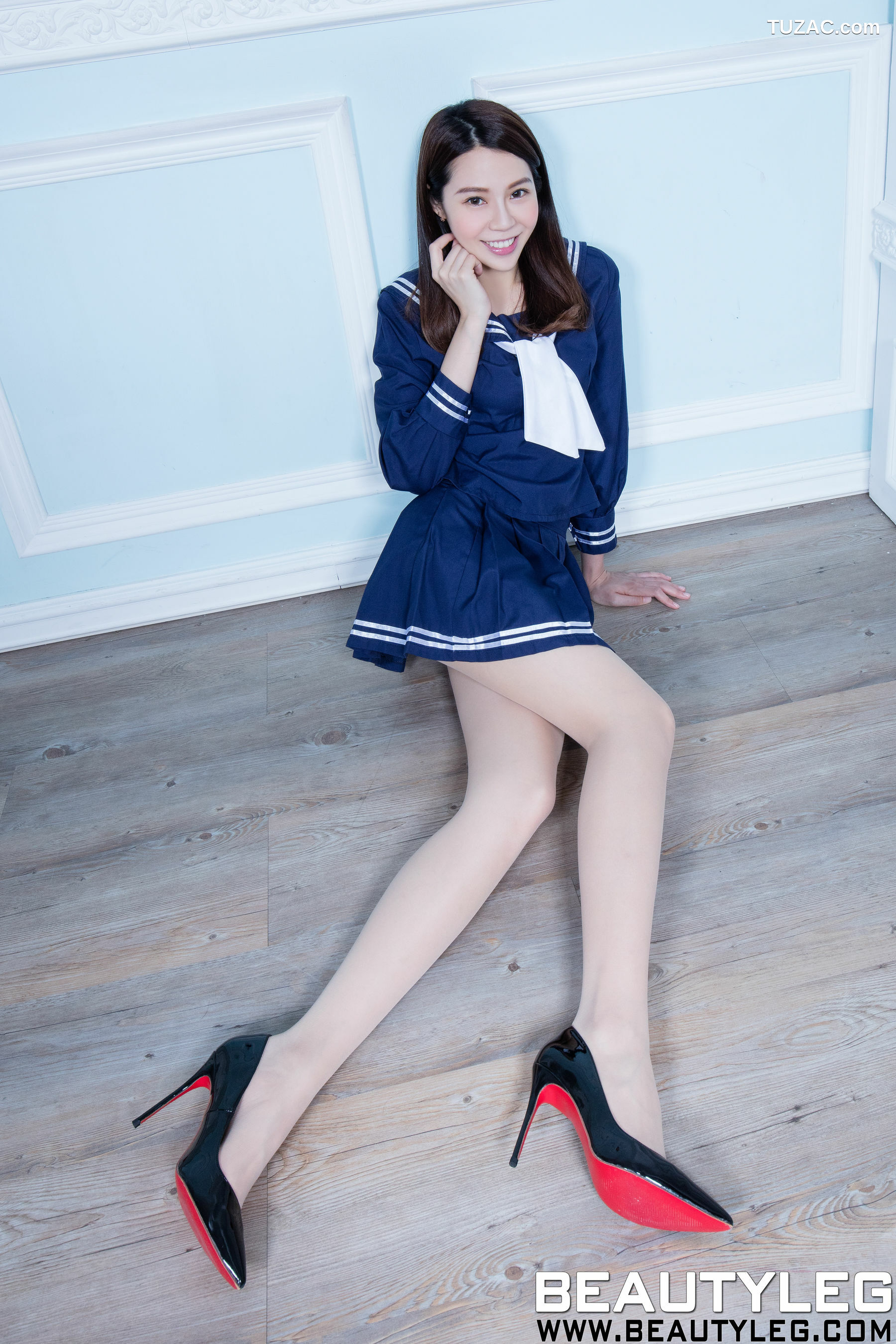 Beautyleg_腿模Christine《水手服学生装+黑丝套裙》 No.1573 写真集[56P]