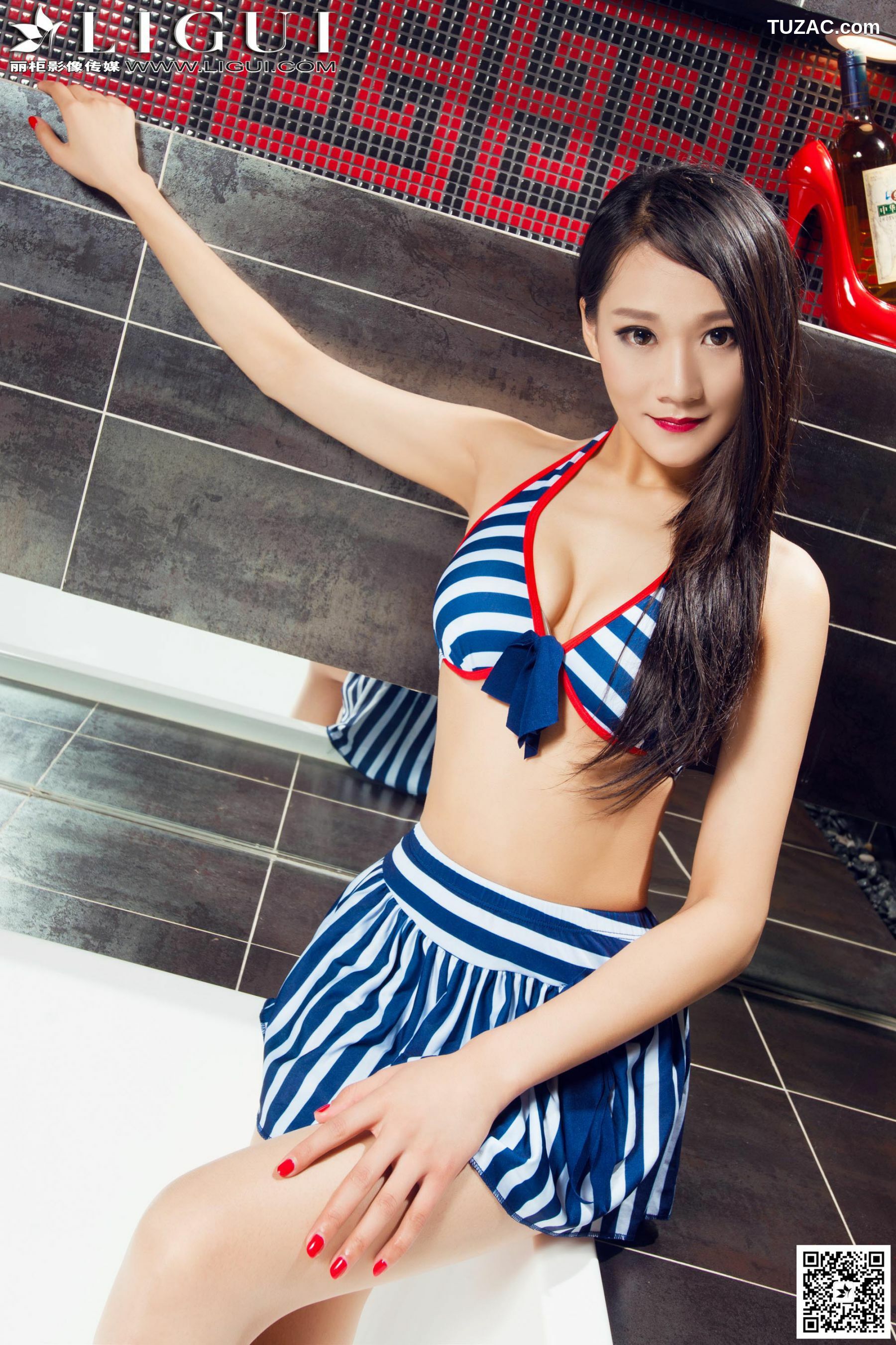 丽柜_ Model 小唐《浴室比基尼丝足高跟》美腿玉足写真图片[47P]