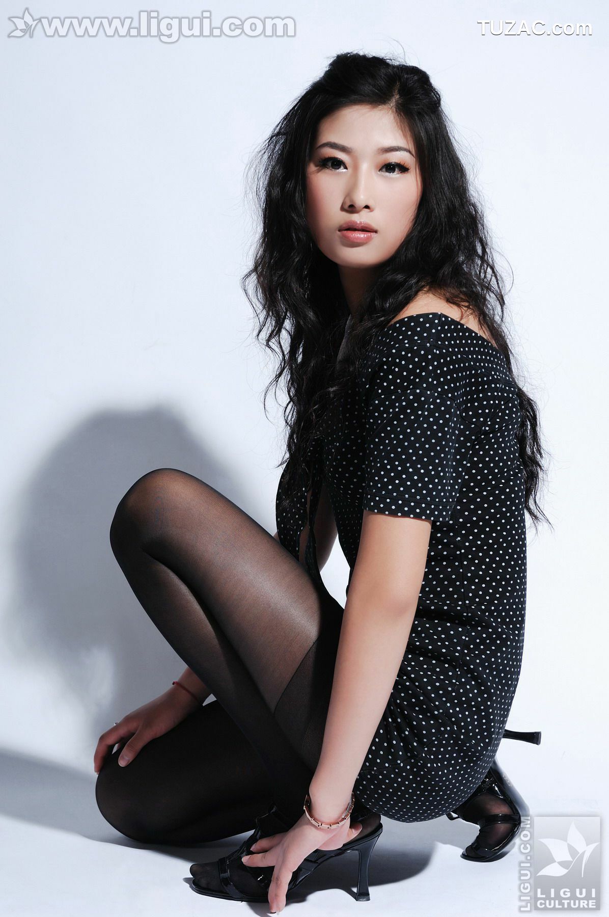 丽柜_ Model 王玉《黑丝美女新丽人》美腿玉足写真图片[43P]