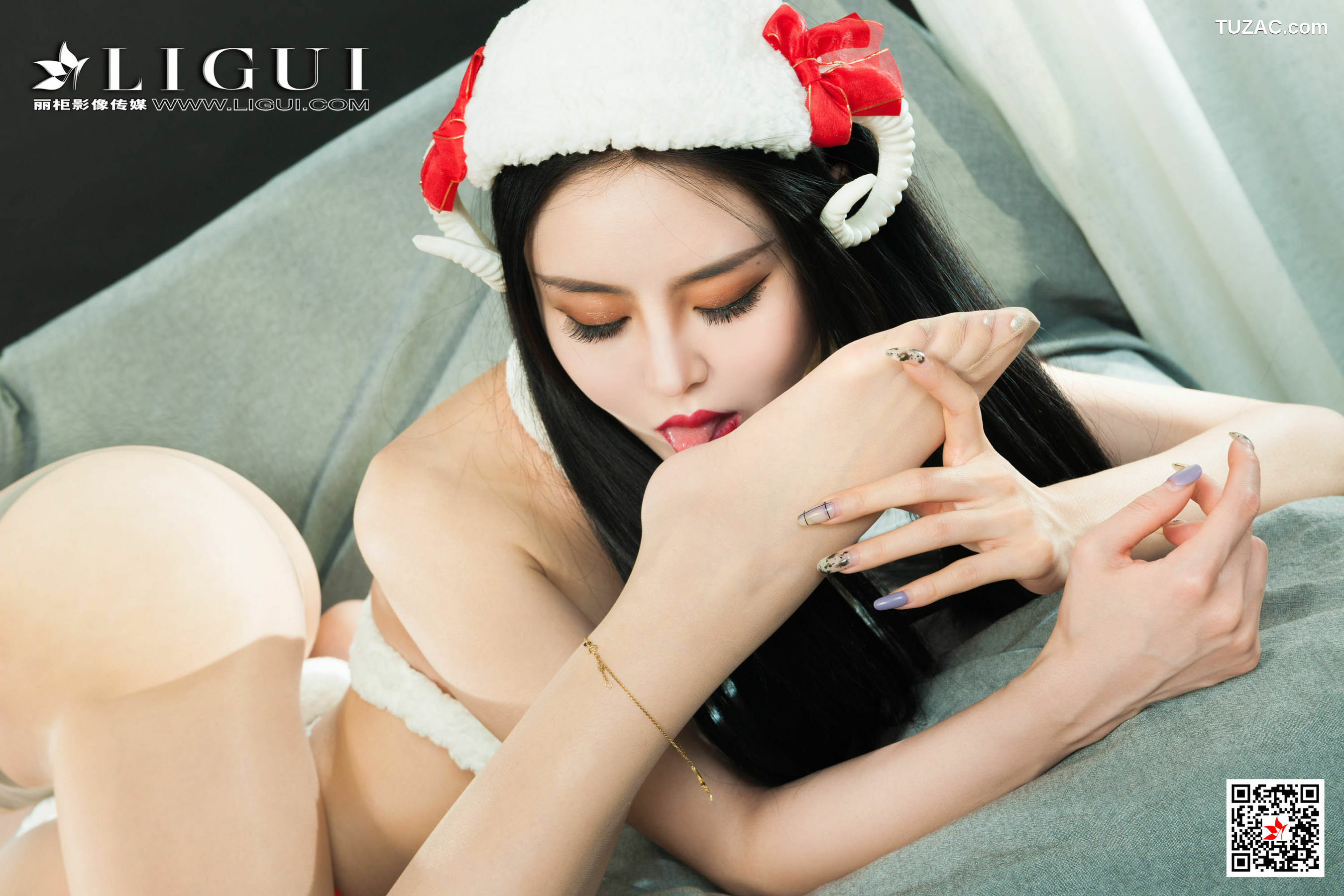 丽柜_ Model 蕊蕊&amp;凉儿 - 圣诞丝足秀[93P]
