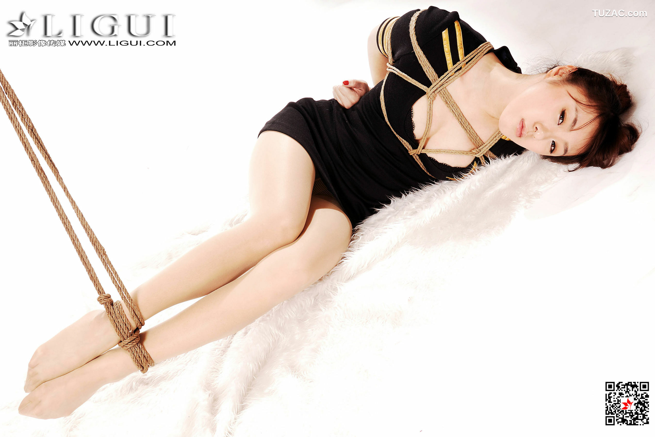 丽柜_Model 佩佩《制服绳艺》 写真集[38P]