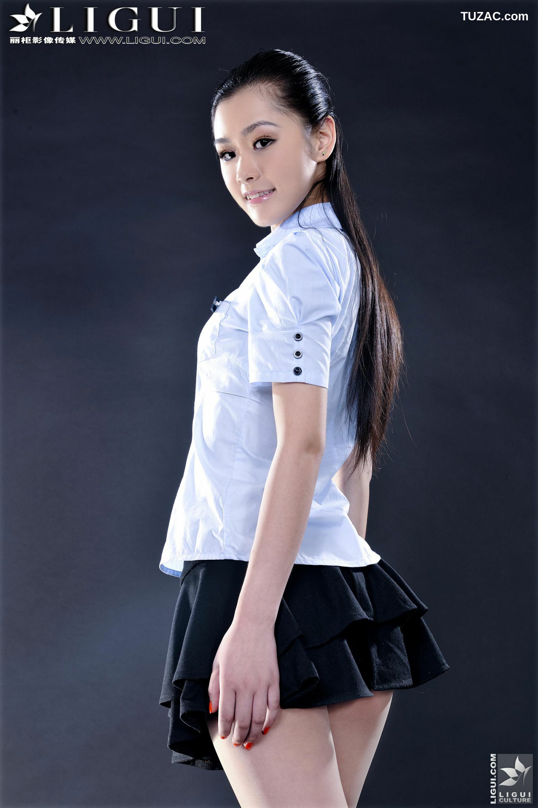 丽柜_Model 凌凌《职业装制服丝足》上下合集  美腿玉足写真图片[87P]
