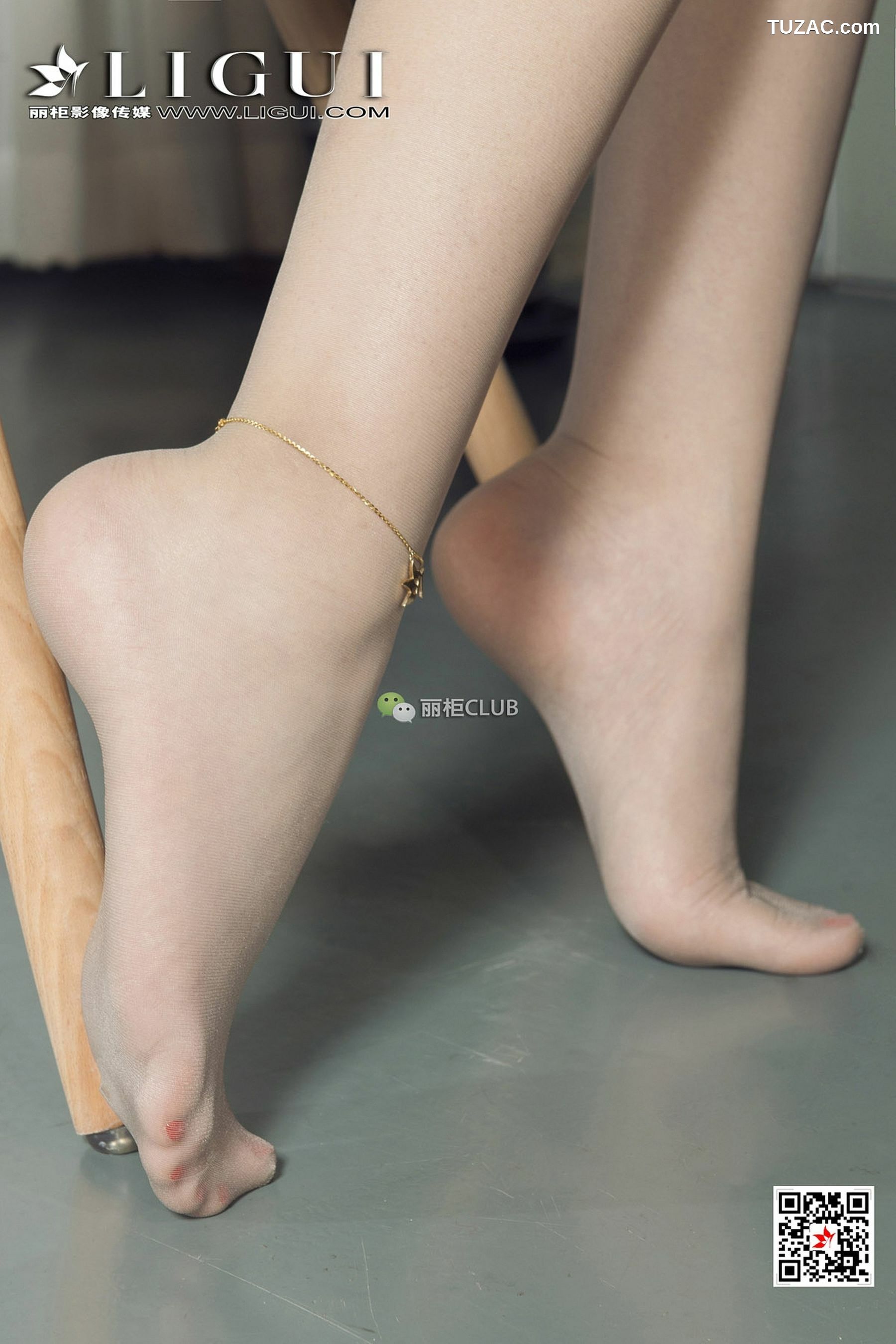 丽柜_Model 刘镗《办公室肉丝袜美腿丝足》 写真集[70P]