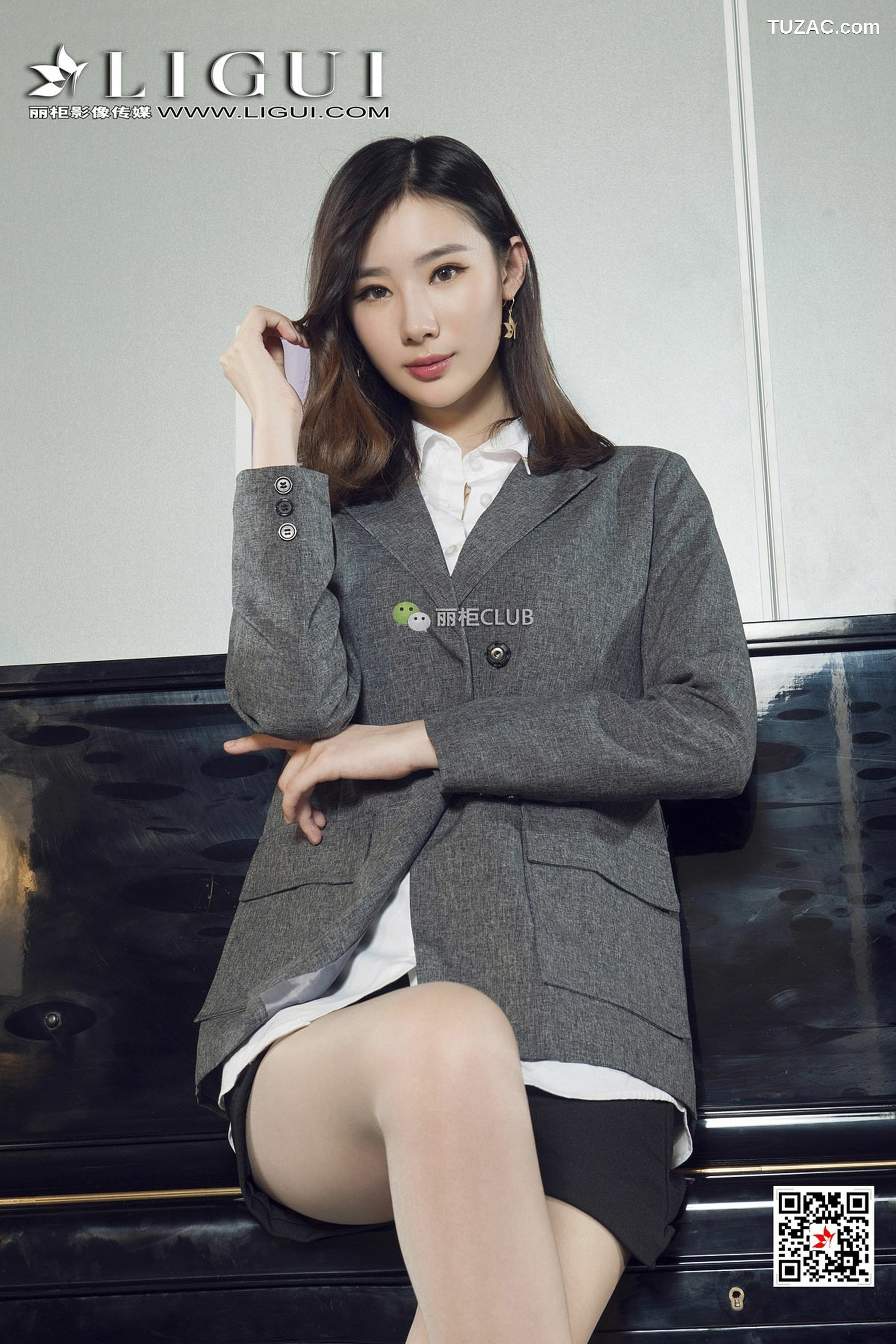 丽柜_Model 刘镗《办公室肉丝袜美腿丝足》 写真集[70P]