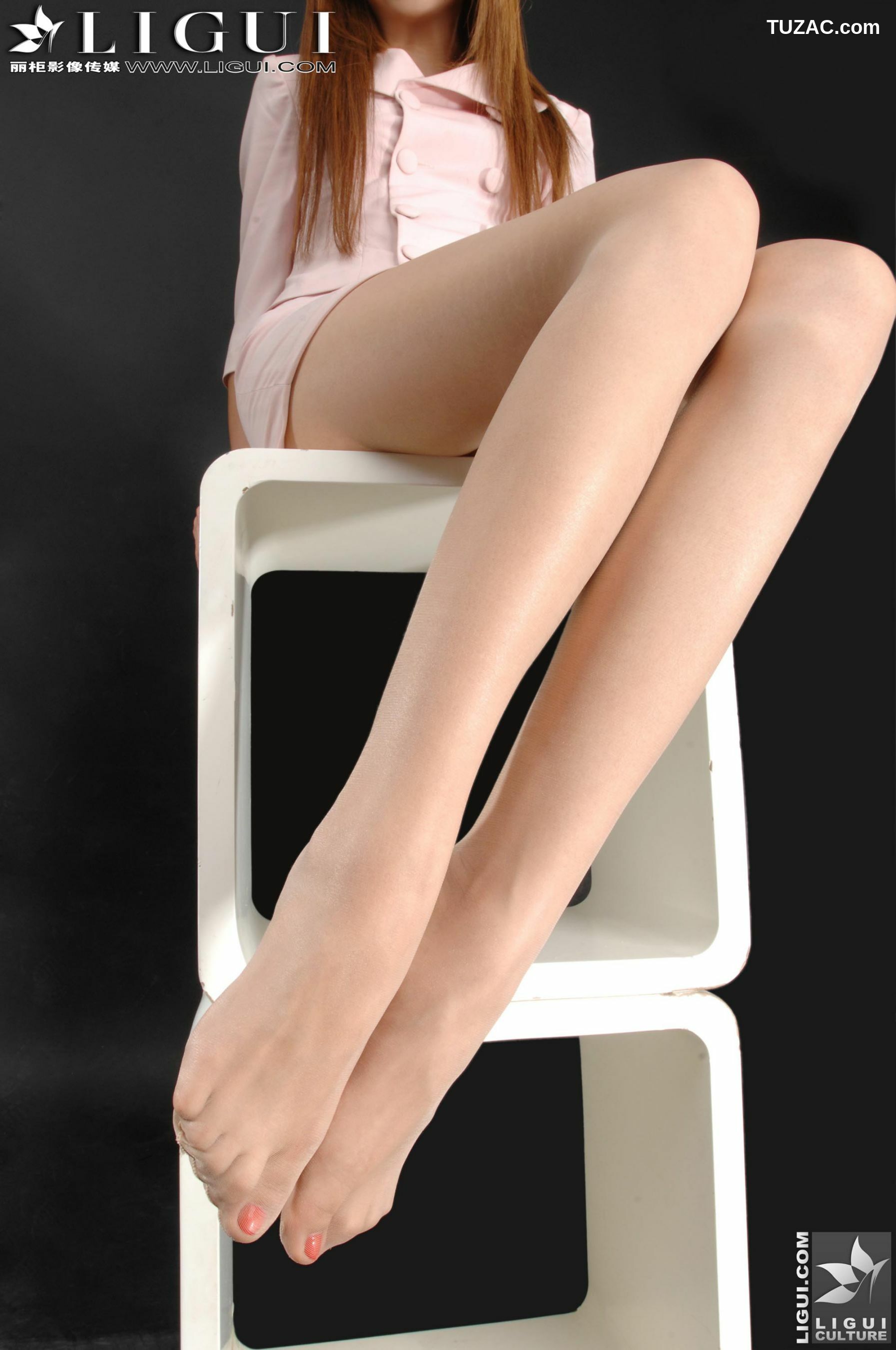 丽柜_Model 可馨《粉色丽人丝足》上下合集 美腿玉足写真图片[100P]