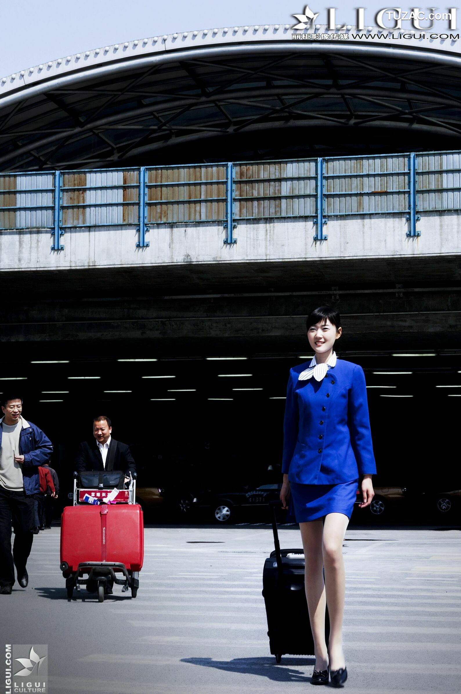 丽柜_Model 婷婷《空姐系列》 美腿丝足写真图片[43P]