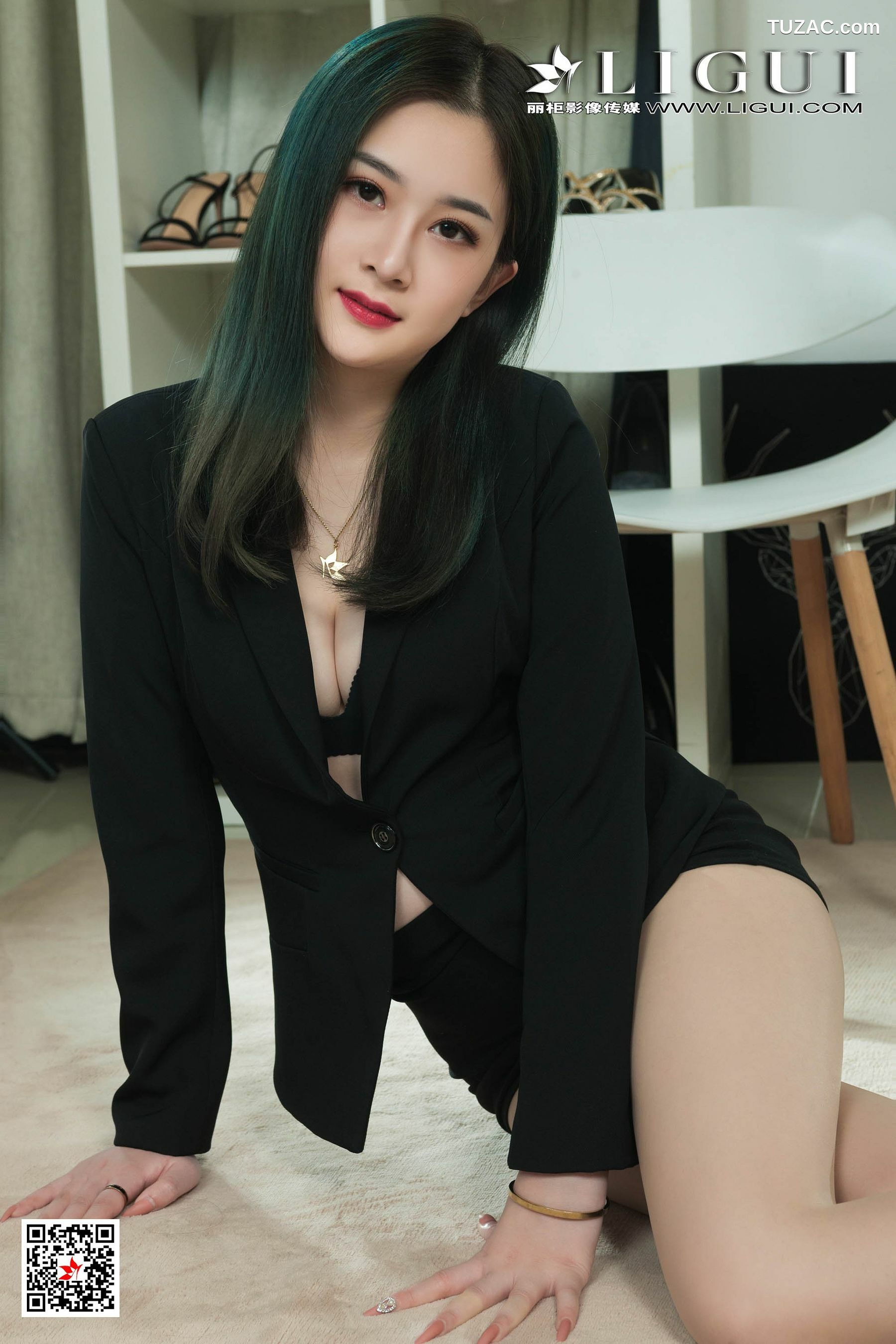 丽柜_Model 婷婷《绿发秘书》 写真集[58P]