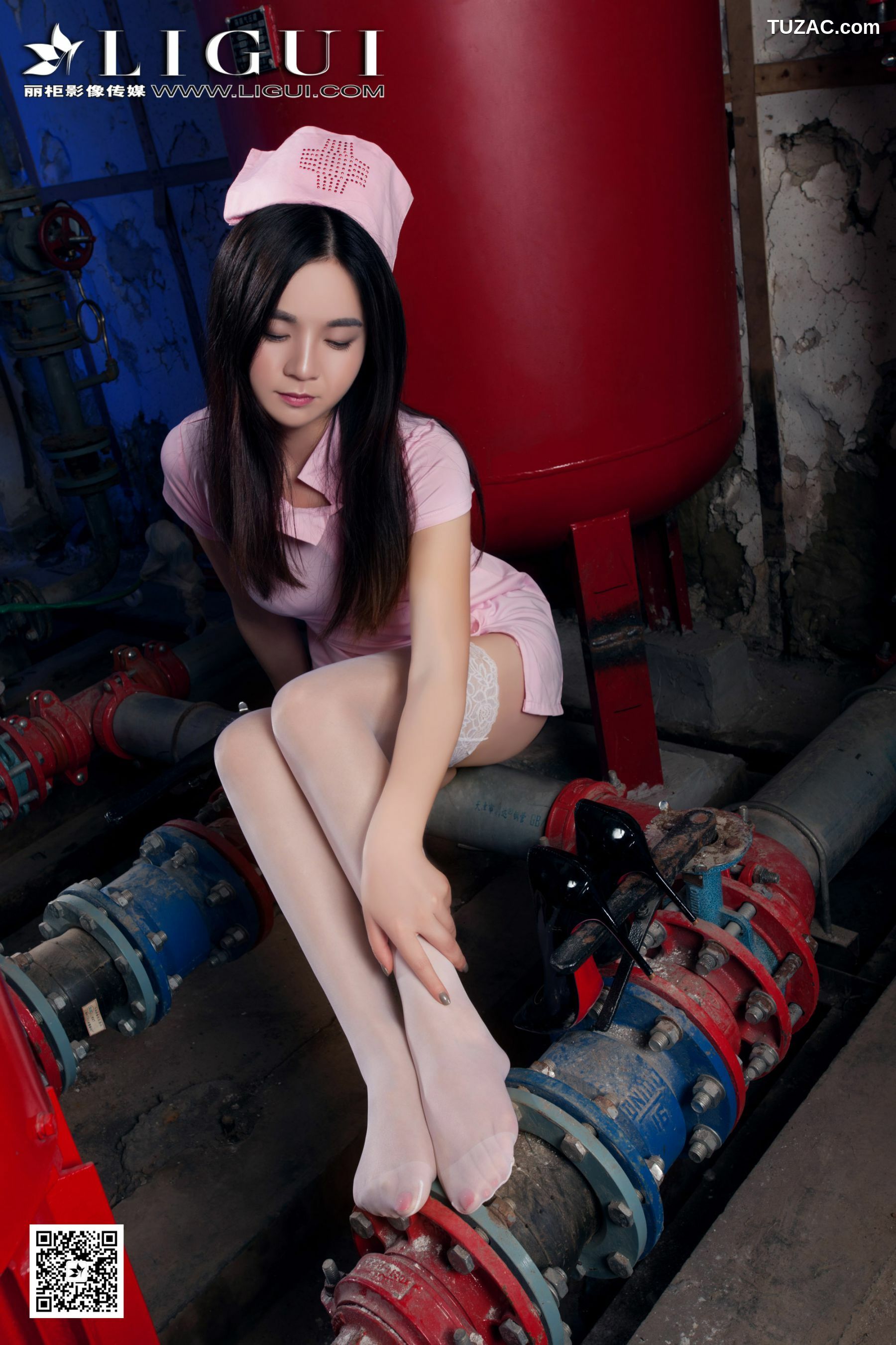 丽柜_Model 安安《白丝护士丝足》 美腿玉足写真图片[39P]
