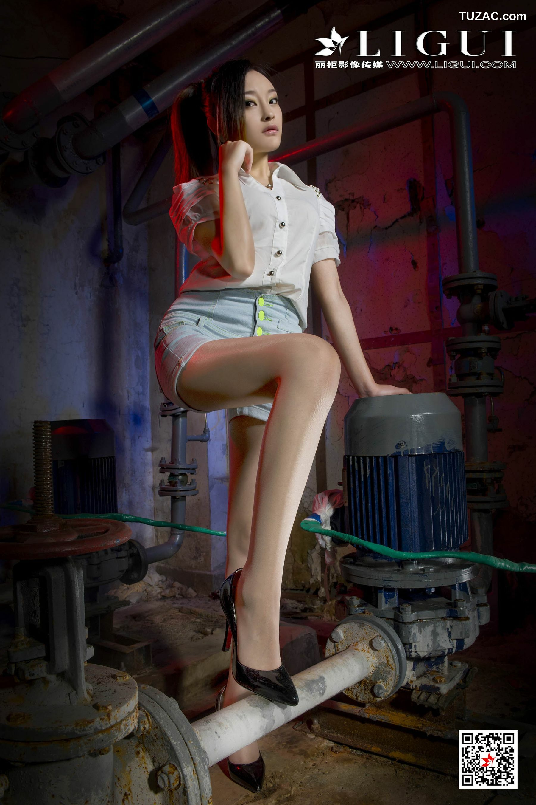 丽柜_Model 小杨幂《肉丝热裤美腿》 写真集[84P]