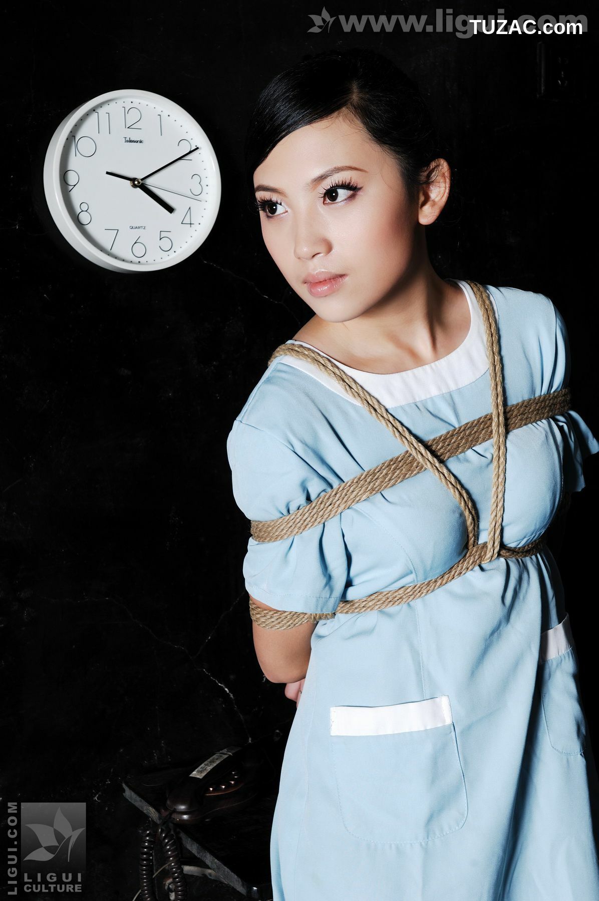 丽柜_Model 左左《捆绑中的缠绵诱惑》 美腿玉足写真图片[45P]