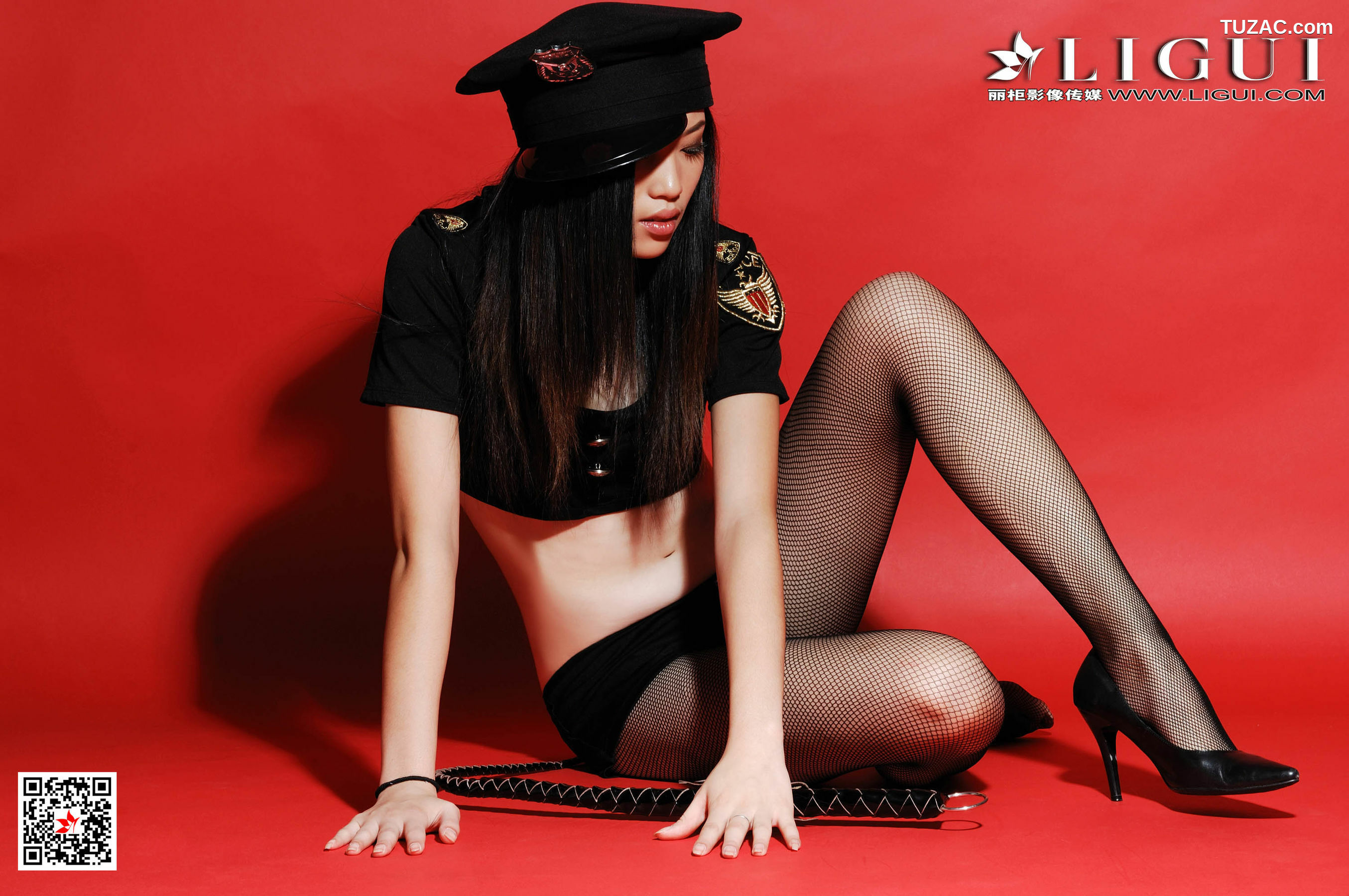 丽柜_Model 左左《黑丝女警皮鞭》 写真集[38P]