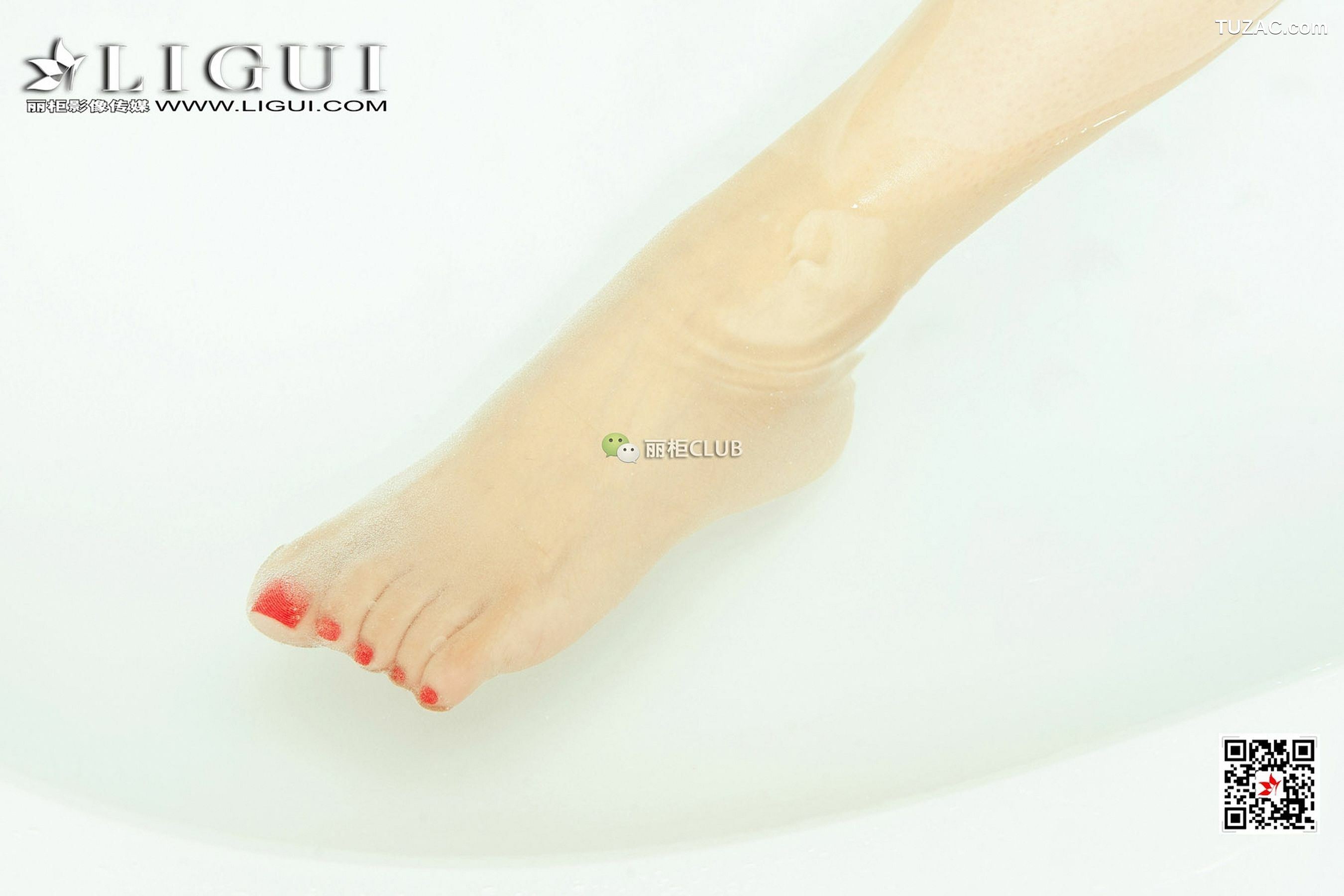 丽柜_Model 悠悠《浴缸玉足》 写真集[69P]