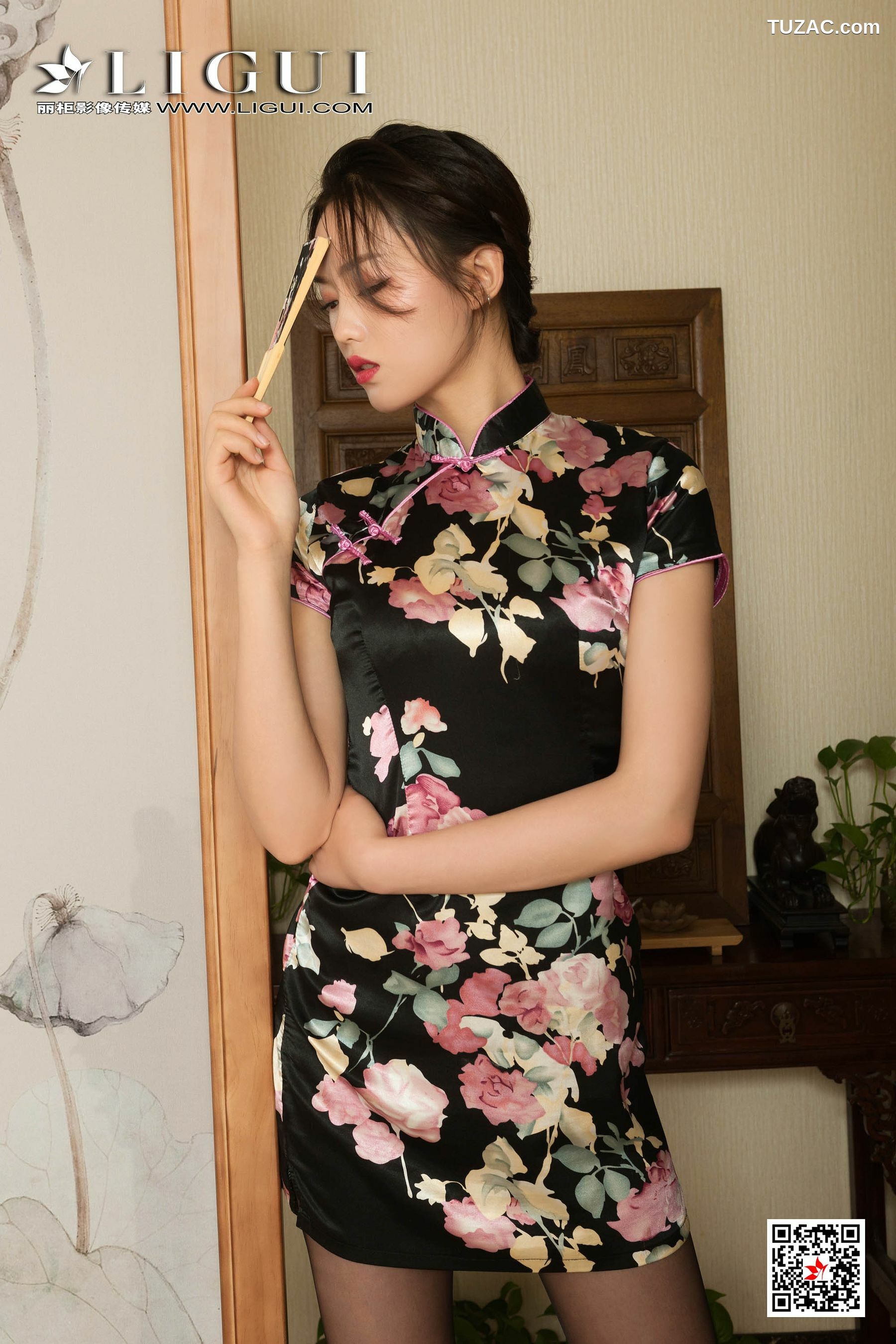 丽柜_Model 敏儿《优雅旗袍+黑丝美腿》 写真集[55P]