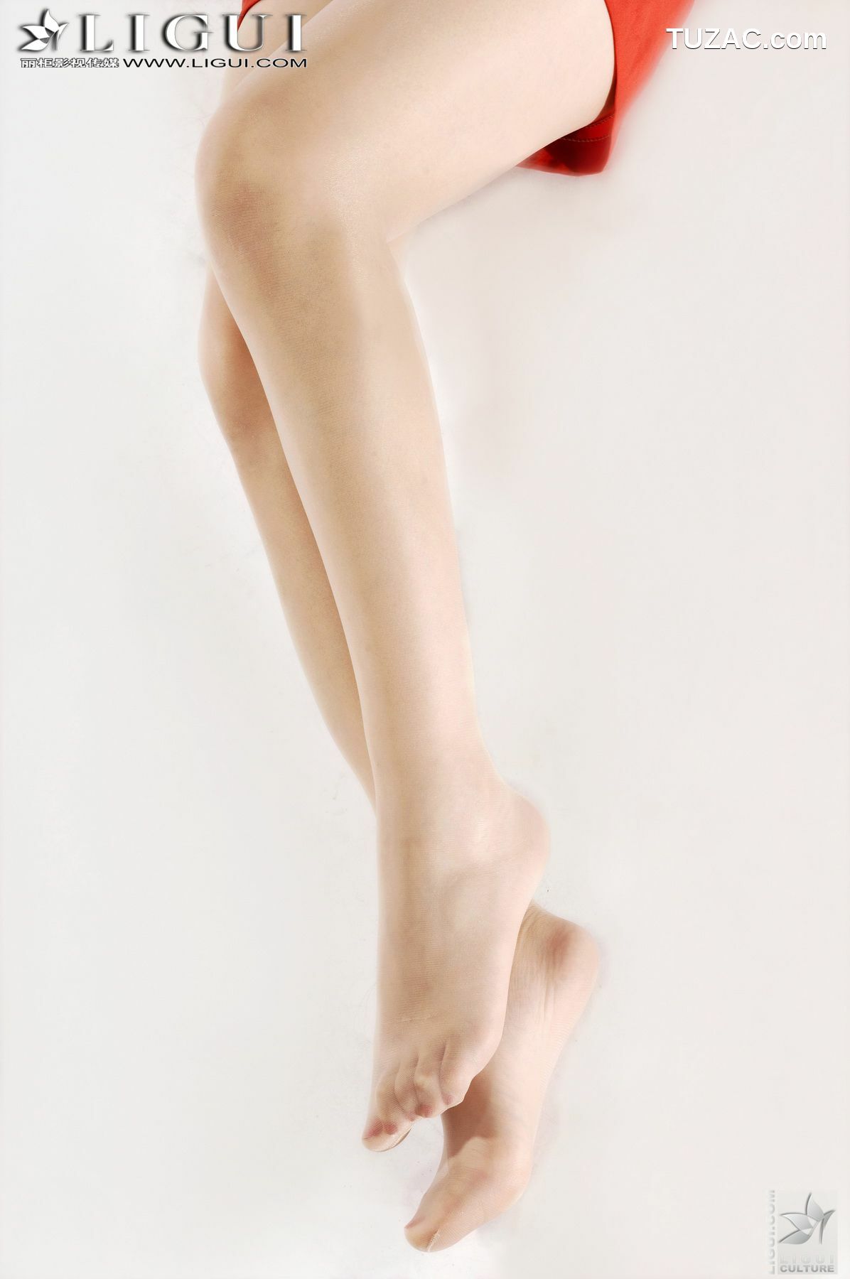 丽柜_Model 文静《奢华的背景，高贵的气质》 美腿玉足写真图片[35P]