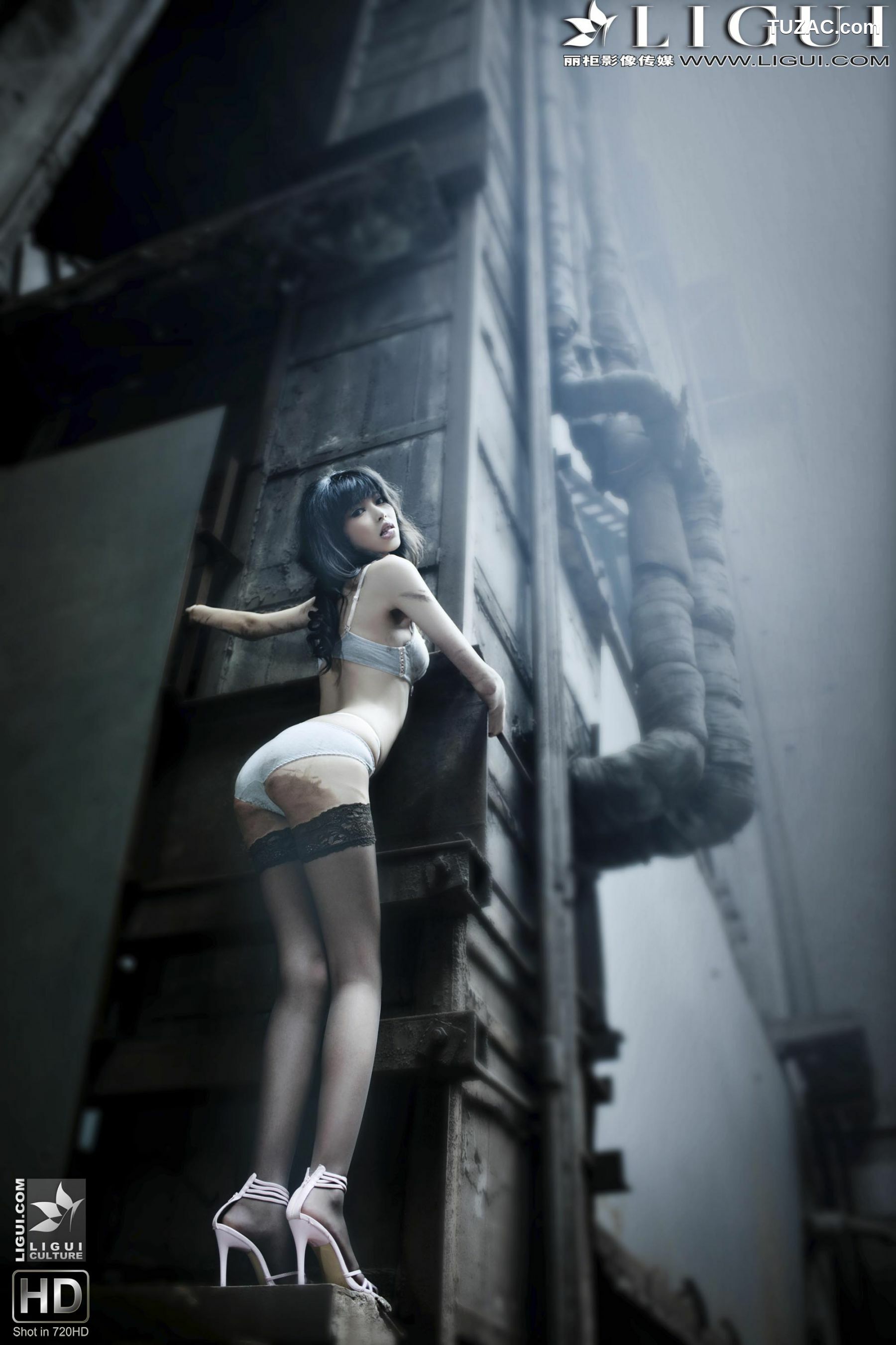 丽柜_Model 梦露《黑丝女郎外拍魅惑》上下合集 美腿玉足写真图片[61P]
