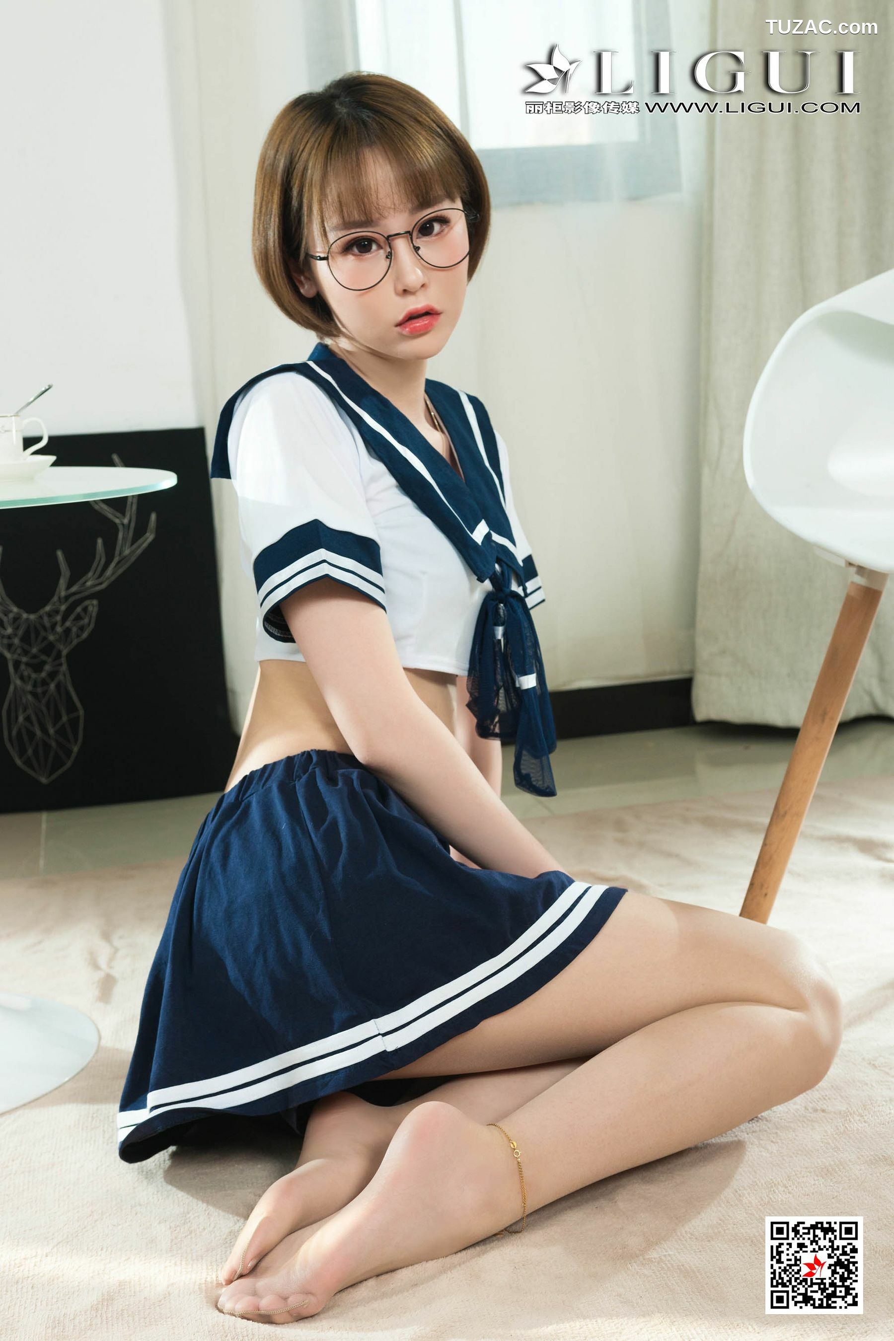 丽柜_Model 洋洋《水手服眼镜妹丝足》 网络丽人 写真集[63P]