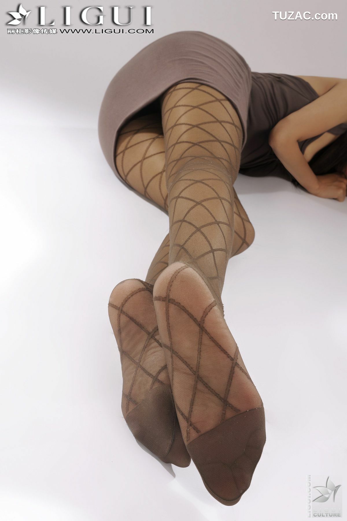 丽柜_Model 田甜《网丝的诱惑》 美腿玉足写真图片[62P]
