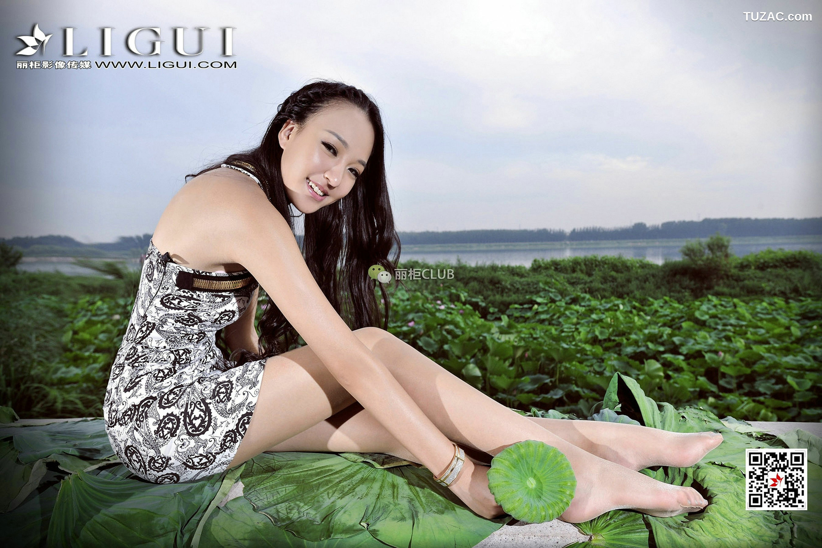 丽柜_Model 腿模Amily《连衣套裙+肉丝足》 写真集[58P]