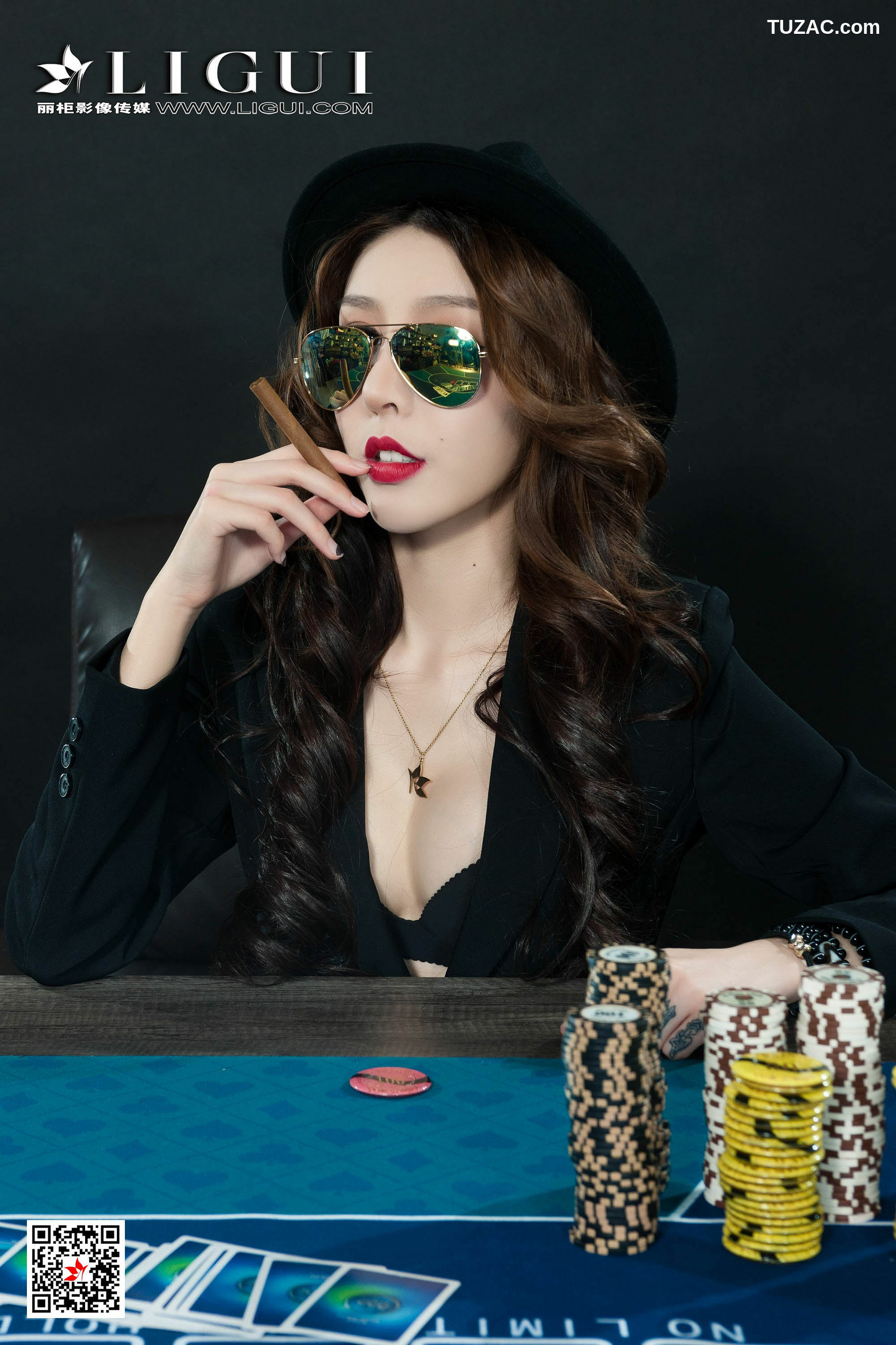 丽柜_模特兔子《黑丝棋牌官》 美腿丝足写真集[84P]