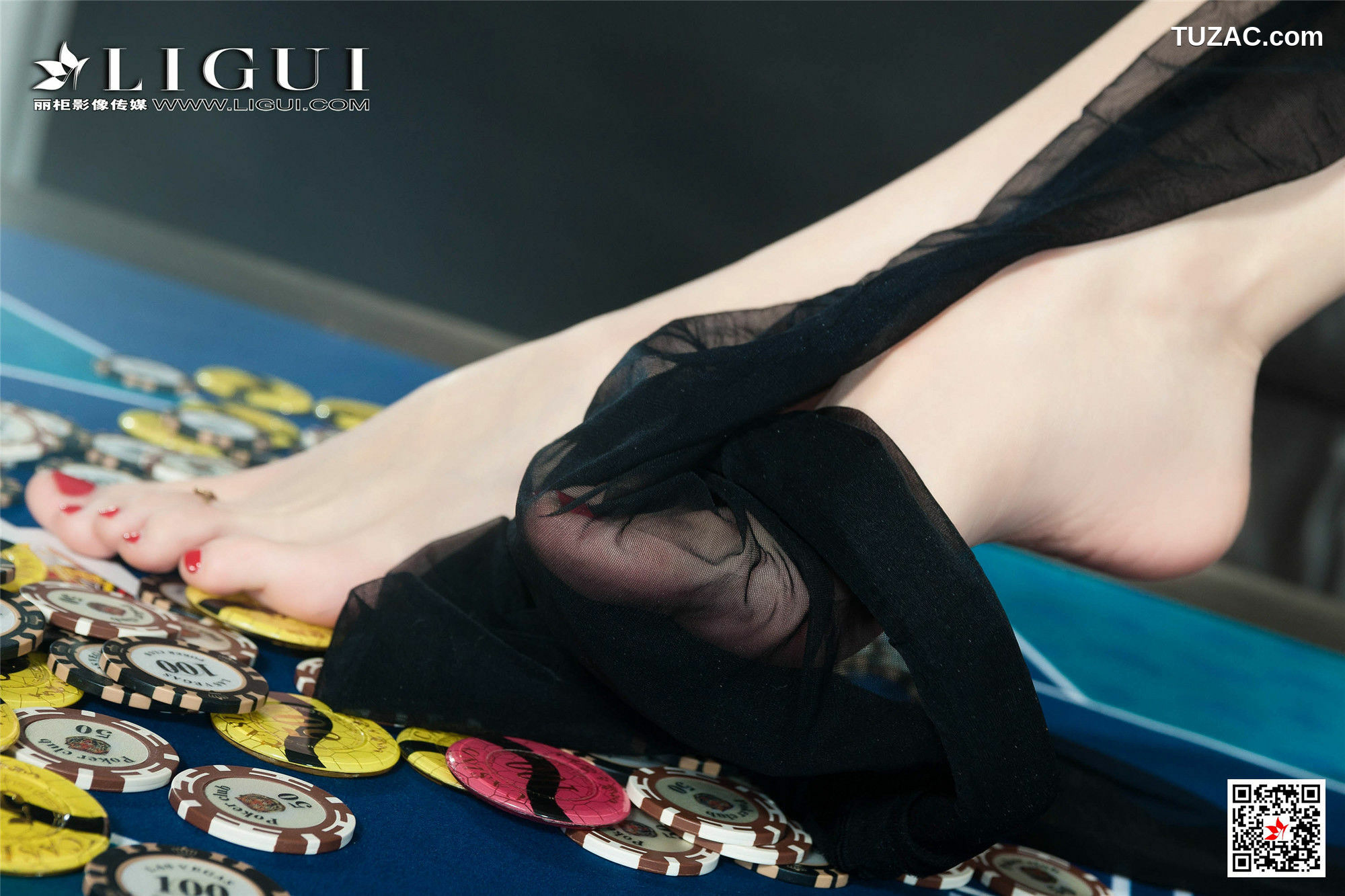 丽柜_模特兔子《黑丝棋牌官》 美腿丝足写真集[84P]