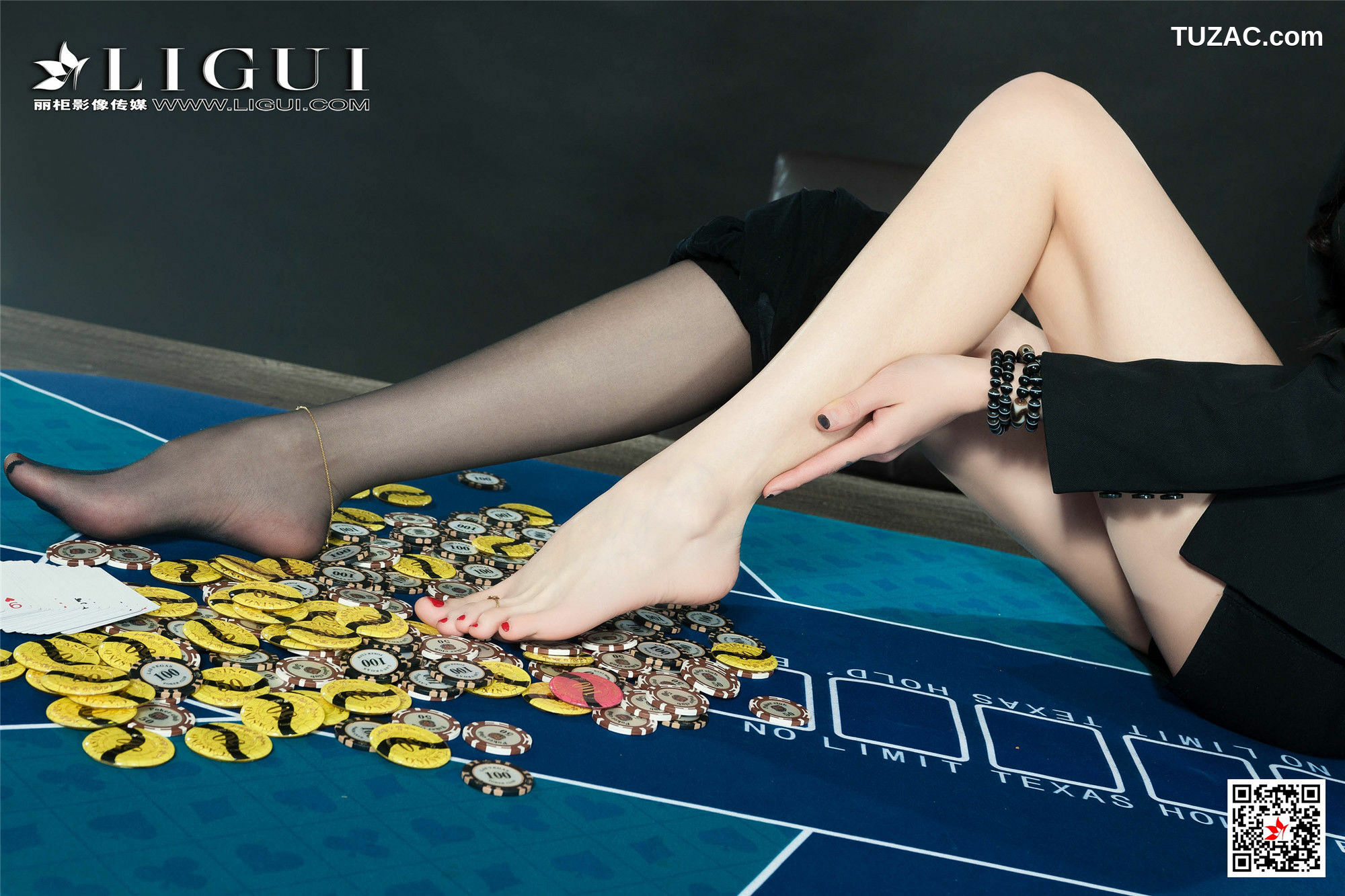 丽柜_模特兔子《黑丝棋牌官》 美腿丝足写真集[84P]