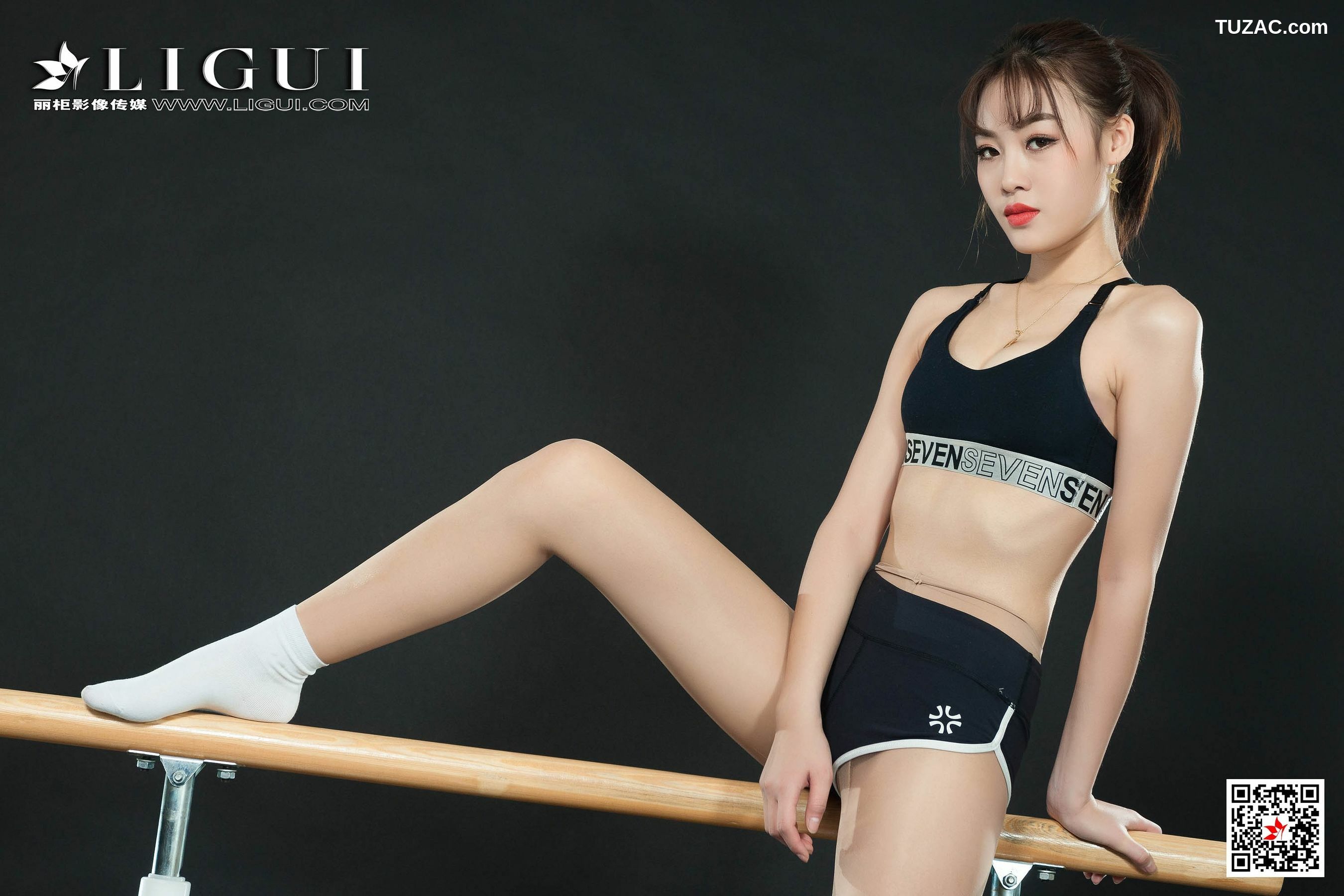 丽柜_腿模Xilly《健身丝足》 写真集[64P]