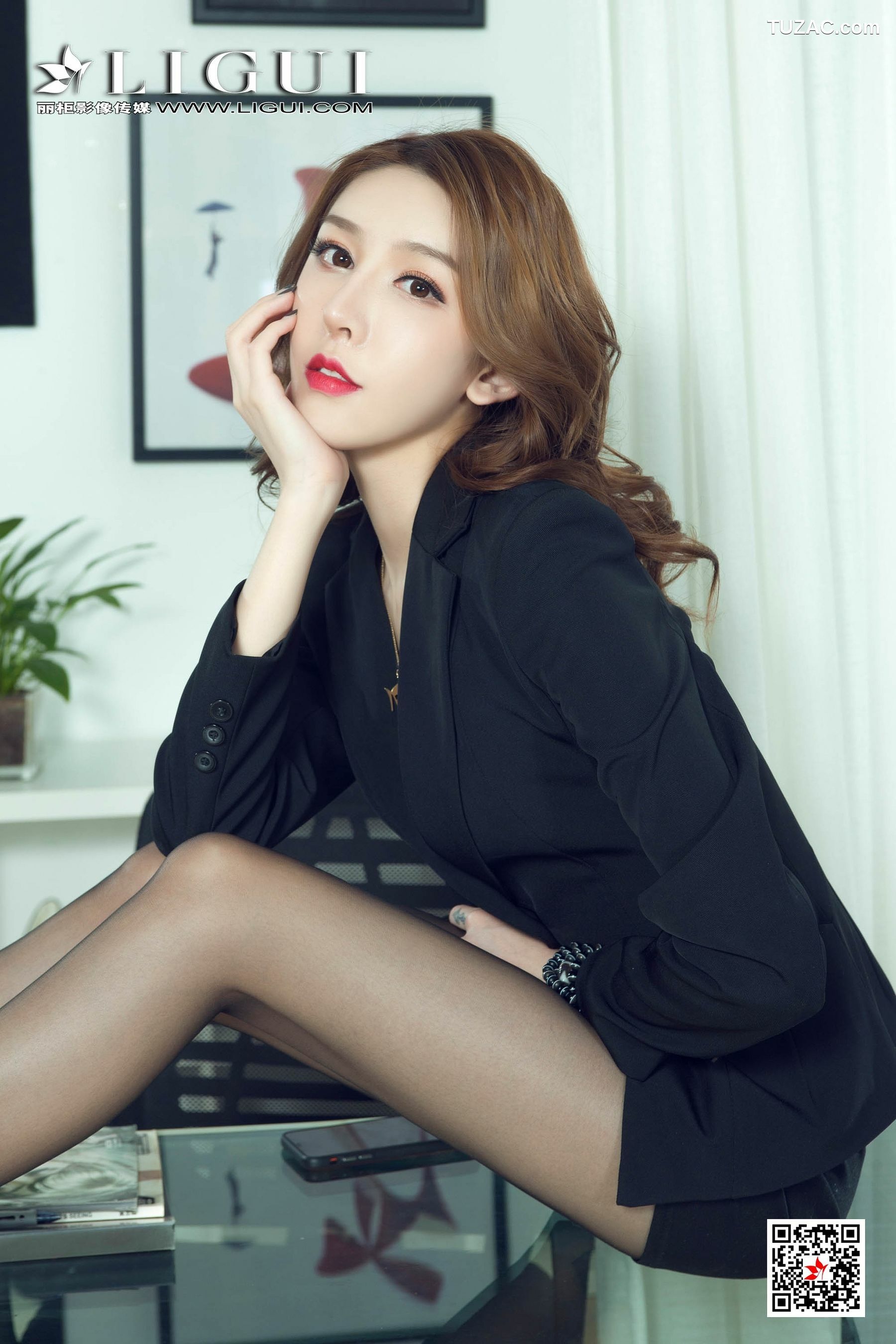 丽柜_腿模兔子《极品黑丝OL御姐》 网络丽人 写真集[101P]
