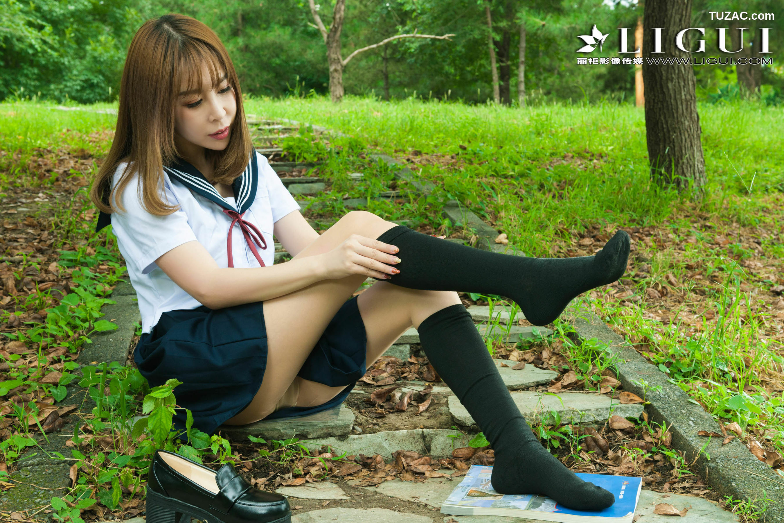 丽柜_足模Vicky《校花玉足》 写真集[73P]