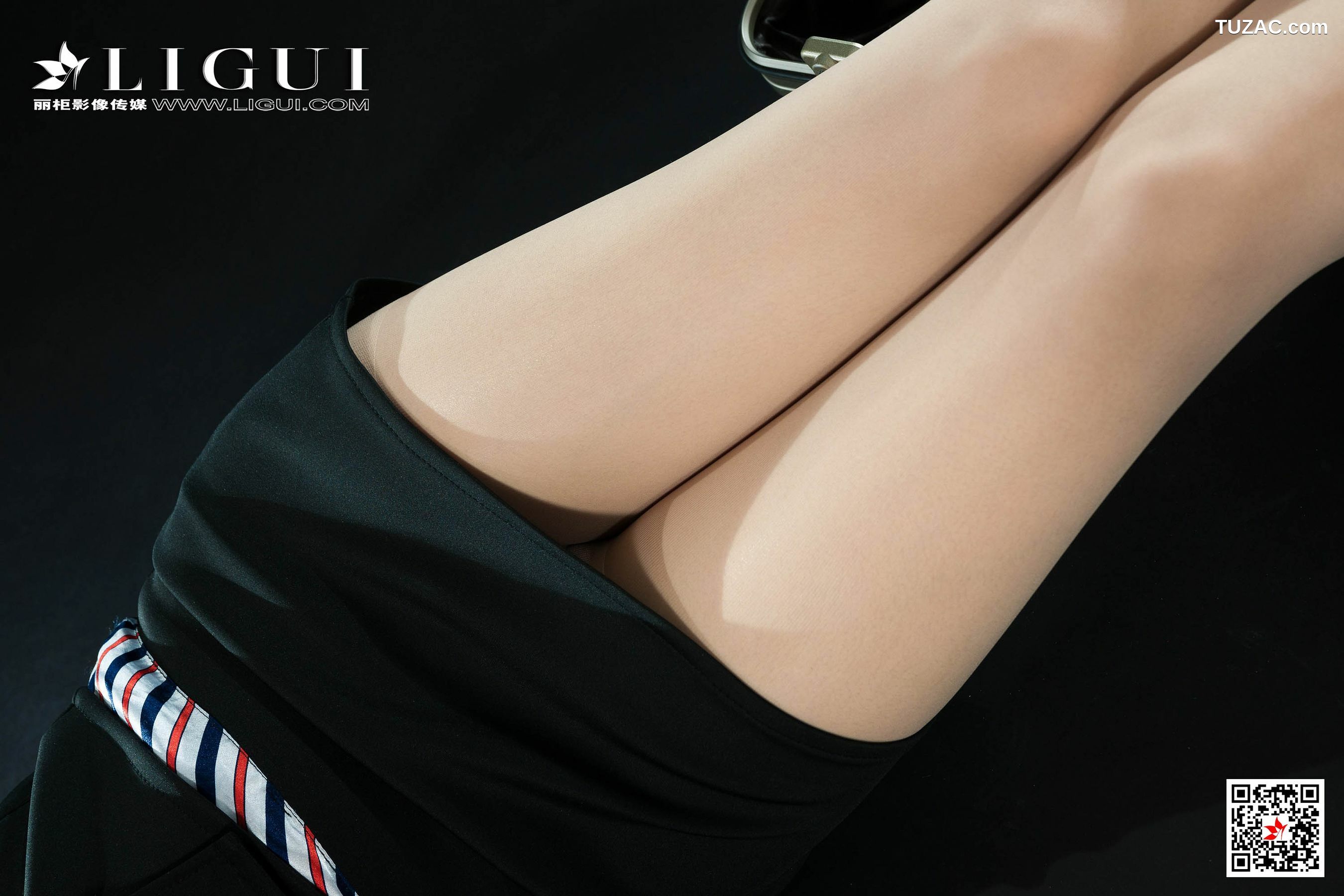 丽柜_钟情《空姐丝足美腿》 网络丽人 写真集[74P]