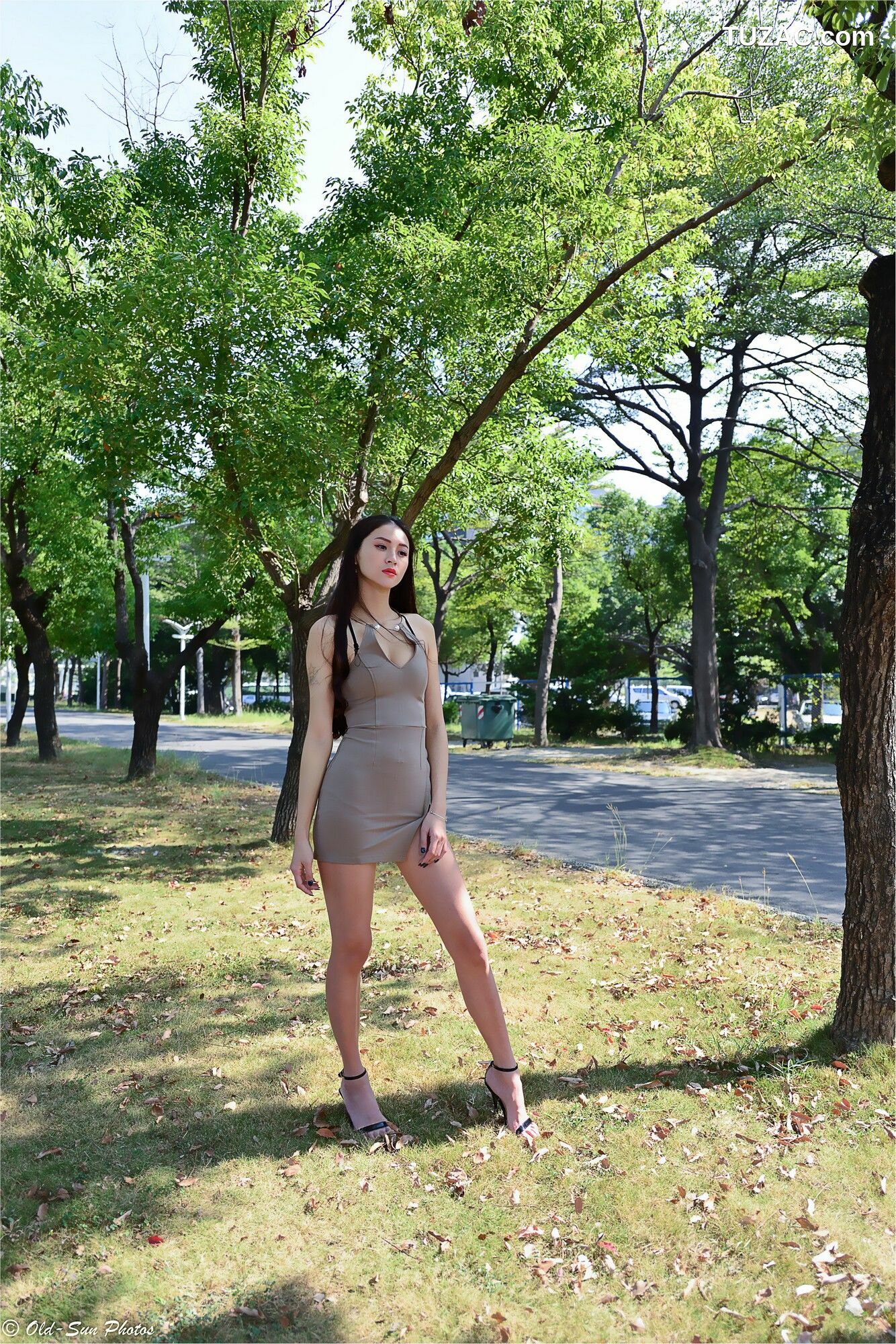 台湾正妹_ 176公分高挑嫩模@Lola雪岑 - 展覽館旁 写真集[122P]