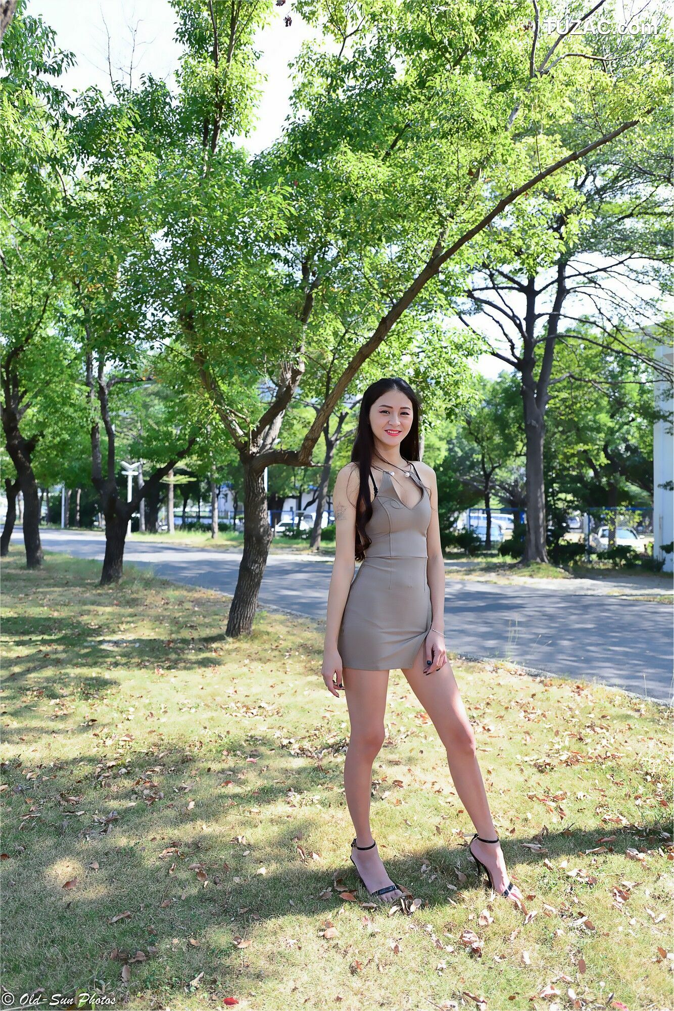 台湾正妹_ 176公分高挑嫩模@Lola雪岑 - 展覽館旁 写真集[122P]
