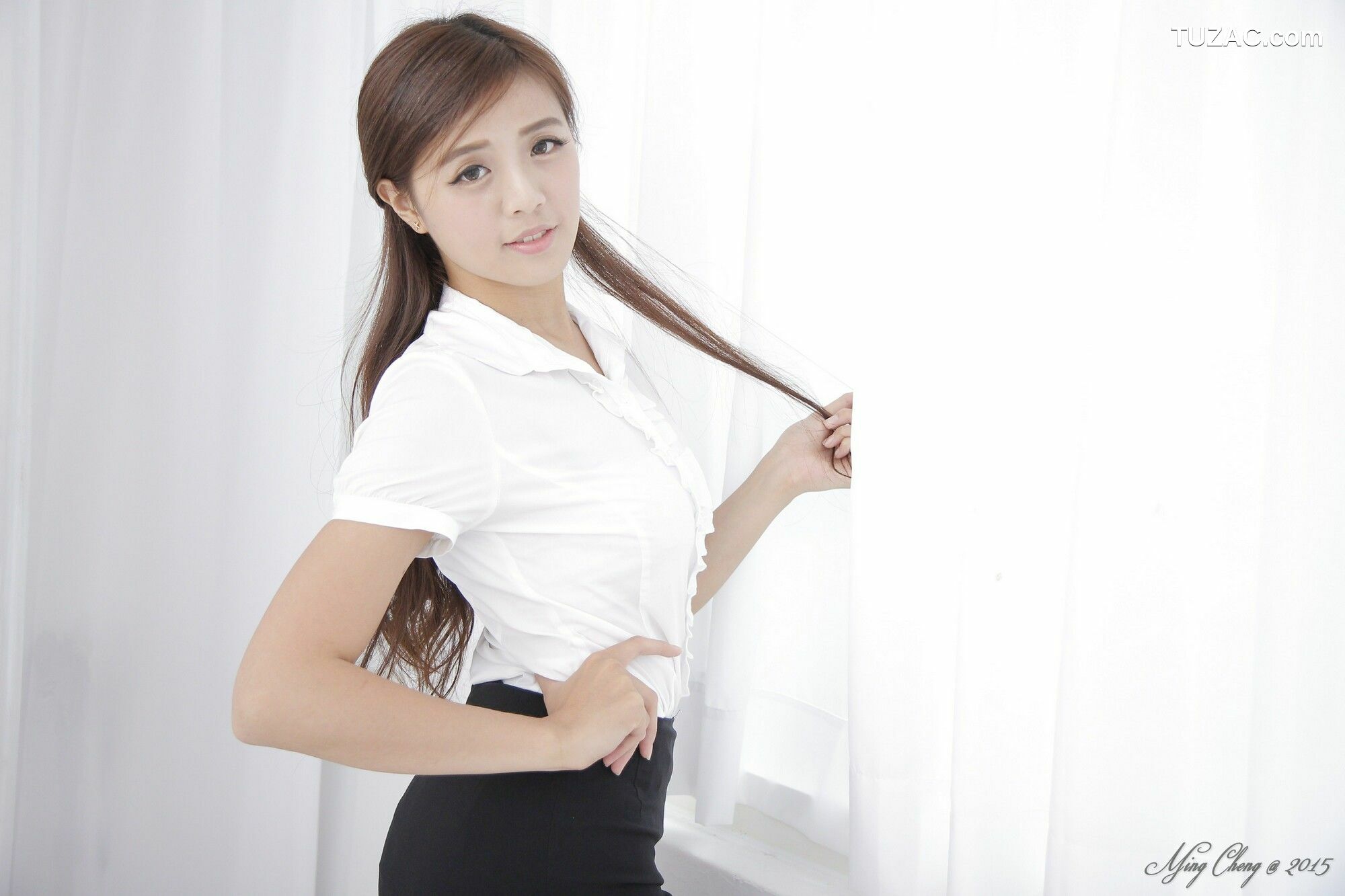 台湾正妹_ Anna《黑丝OL浴室系列》 写真集[96P]