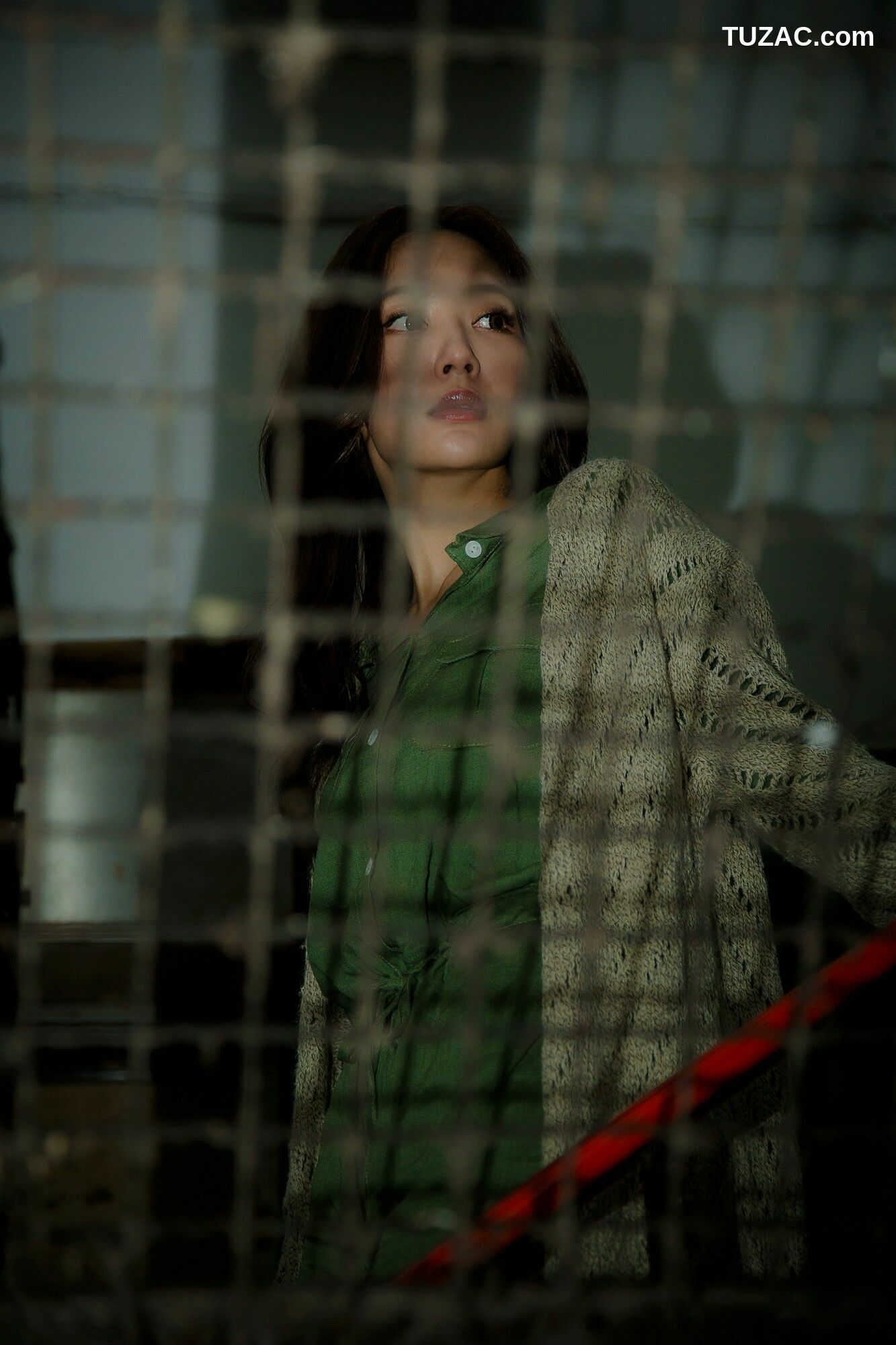 台湾正妹_ Emma江雨恩《西藏路+南機場公寓》 写真集[35P]