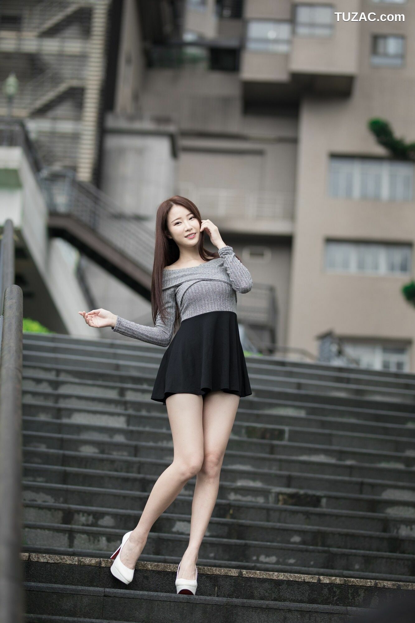 台湾正妹_ Lia杨思原《新店碧潭》 写真集[52P]