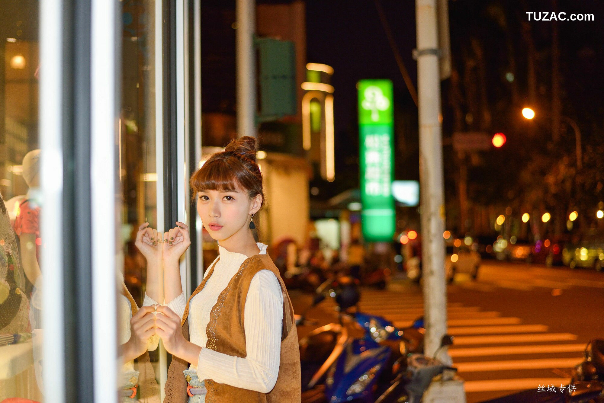 台湾正妹_ TiTi Yang《國美夜拍》 写真集[237P]