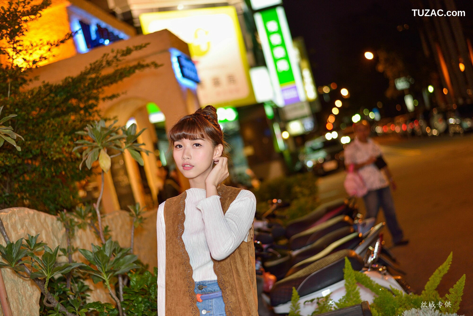 台湾正妹_ TiTi Yang《國美夜拍》 写真集[237P]