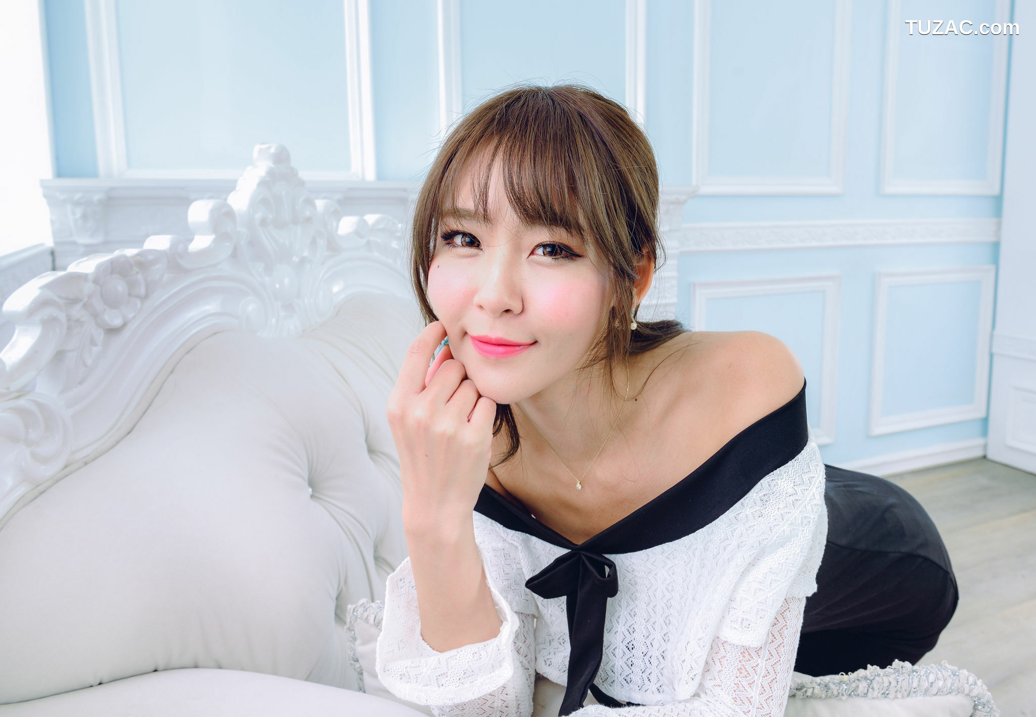 台湾正妹_ Winnie小雪/庄咏惠 - 3套服饰 写真集[90P]