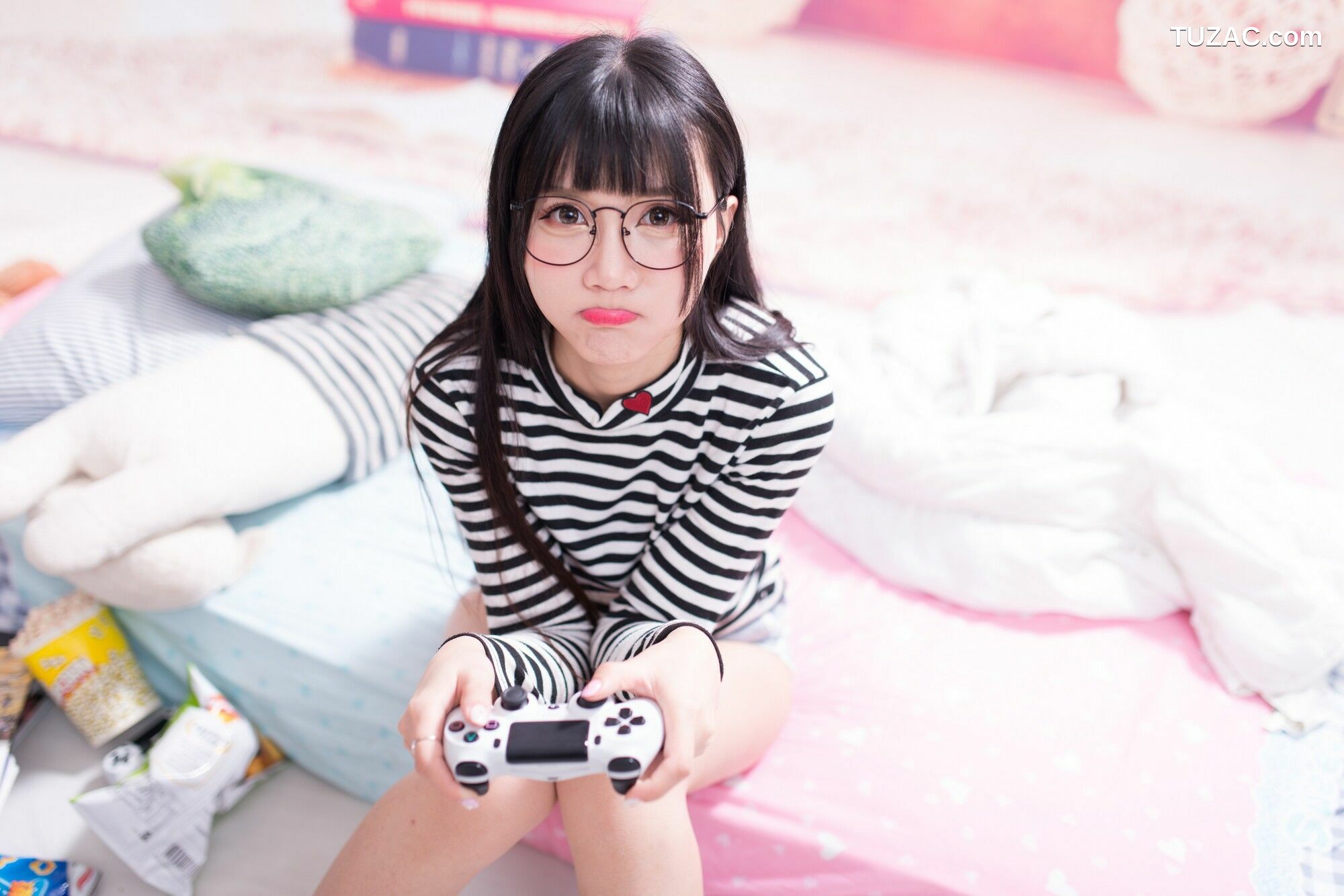 台湾正妹_ 乔乔儿《琴棚电玩少女DVA》 写真集[27P]