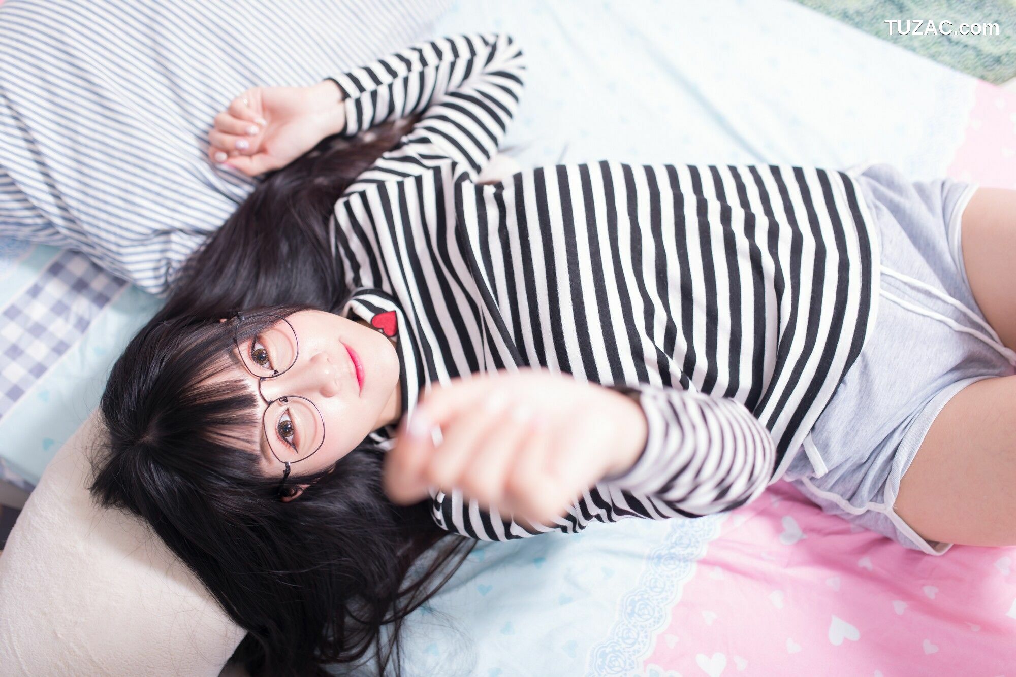 台湾正妹_ 乔乔儿《琴棚电玩少女DVA》 写真集[27P]
