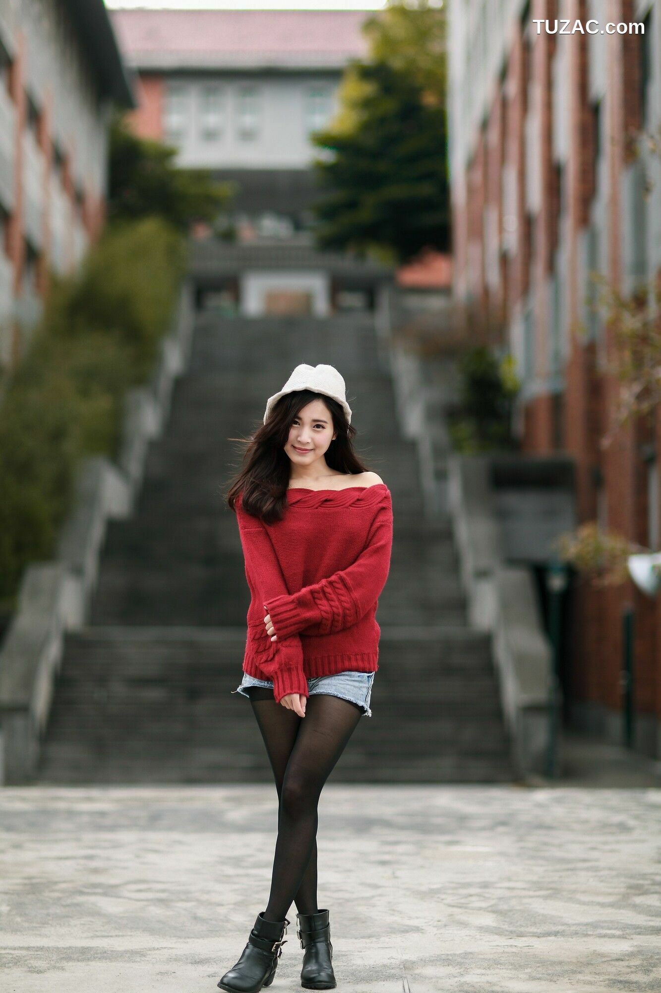 台湾正妹_ 孟洁 (两套服装） 写真集[89P]