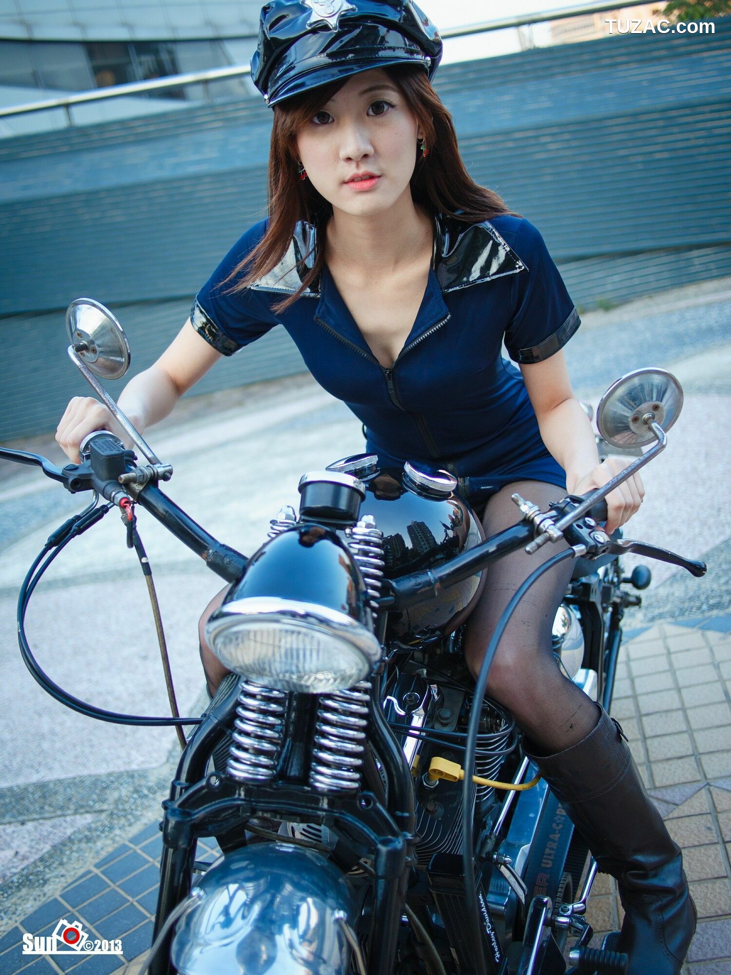 台湾正妹_ 林茉晶 - 哈雷女警与空姐 写真集[45P]