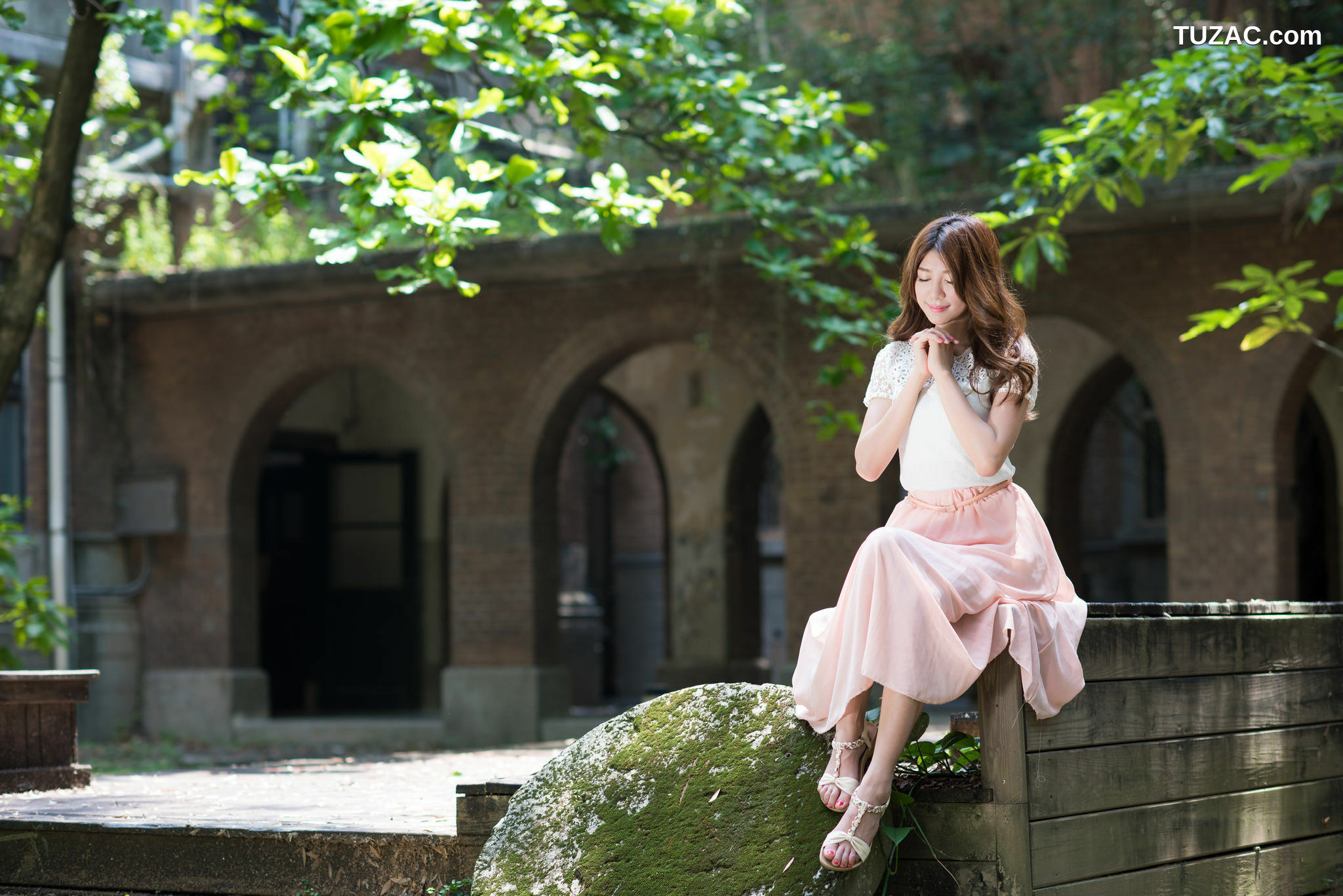 台湾正妹_ 简嘉莹(小紫)《台大外拍》 写真集[49P]