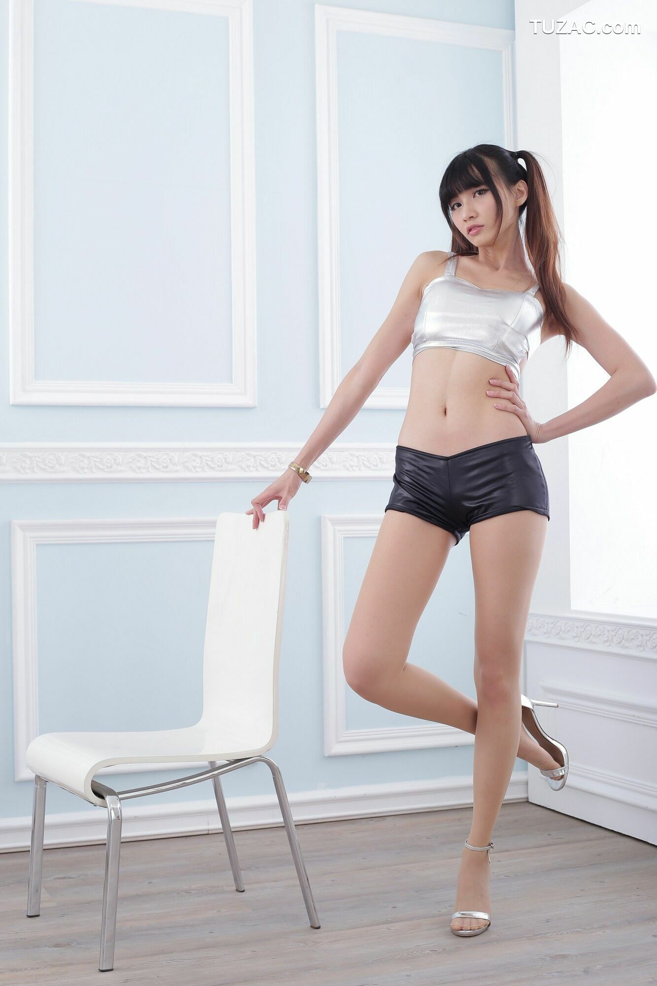 台湾正妹_ 蔡译心 - 超短热裤系列 写真集[43P]
