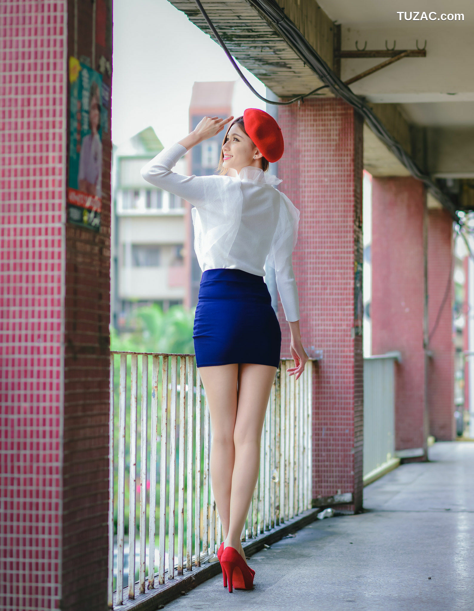 台湾正妹_ 蔡译心Candice - (三套服装） 写真集[90P]