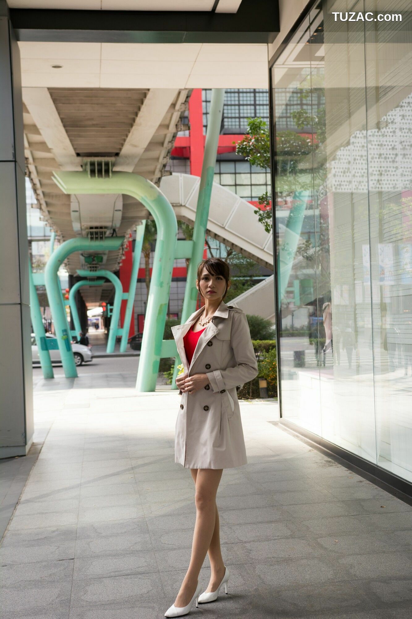 台湾正妹_ 蔡译心Candice《信義區周邊 时尚风衣街拍》 写真集[100P]