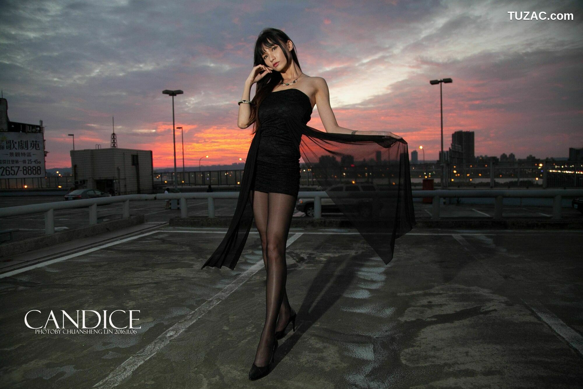 台湾正妹_ 蔡译心Candice《车外拍》 写真集[89P]
