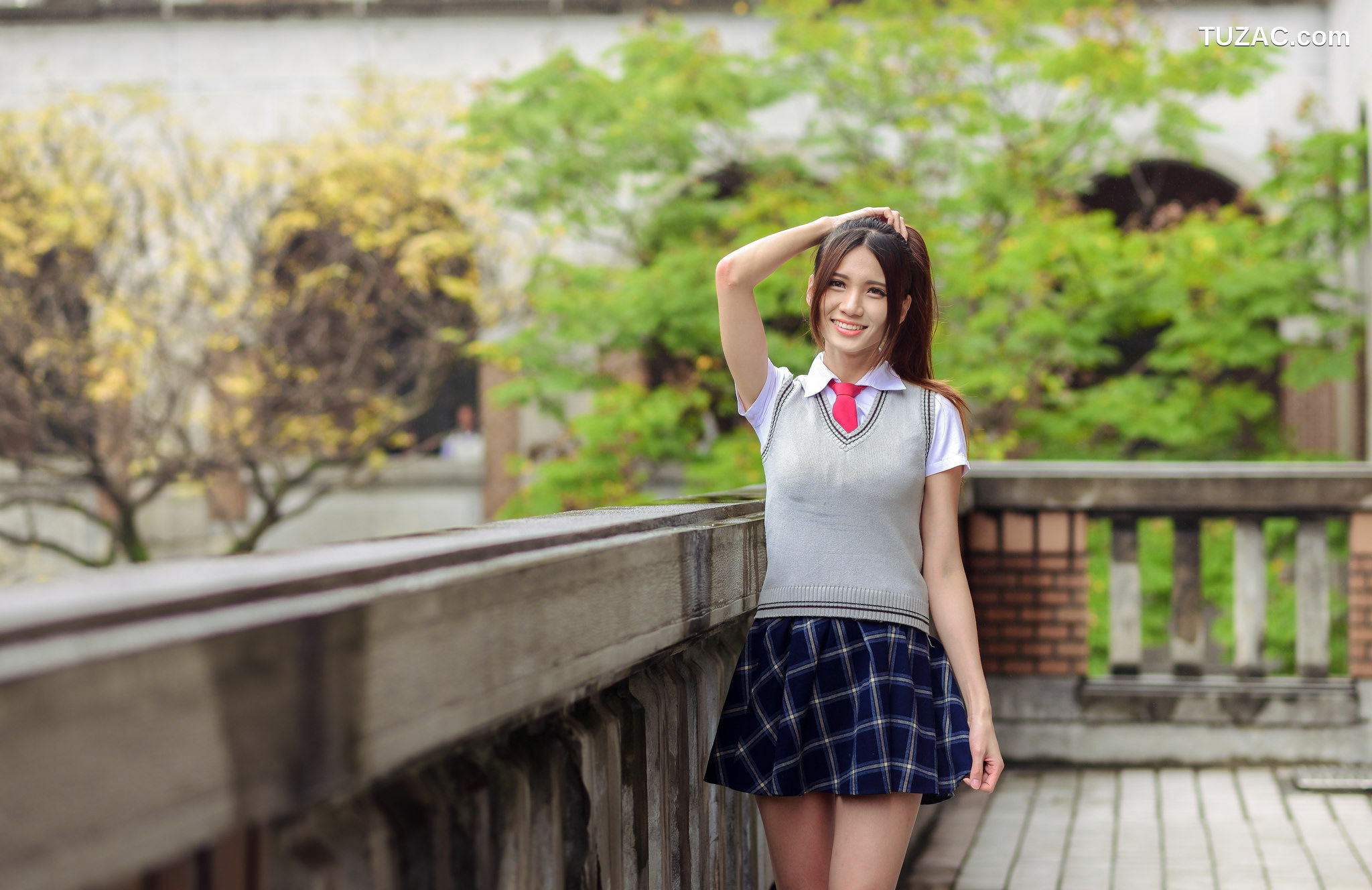 台湾正妹_ 蔡译心《信義商圈街拍時裝》 写真集[91P]