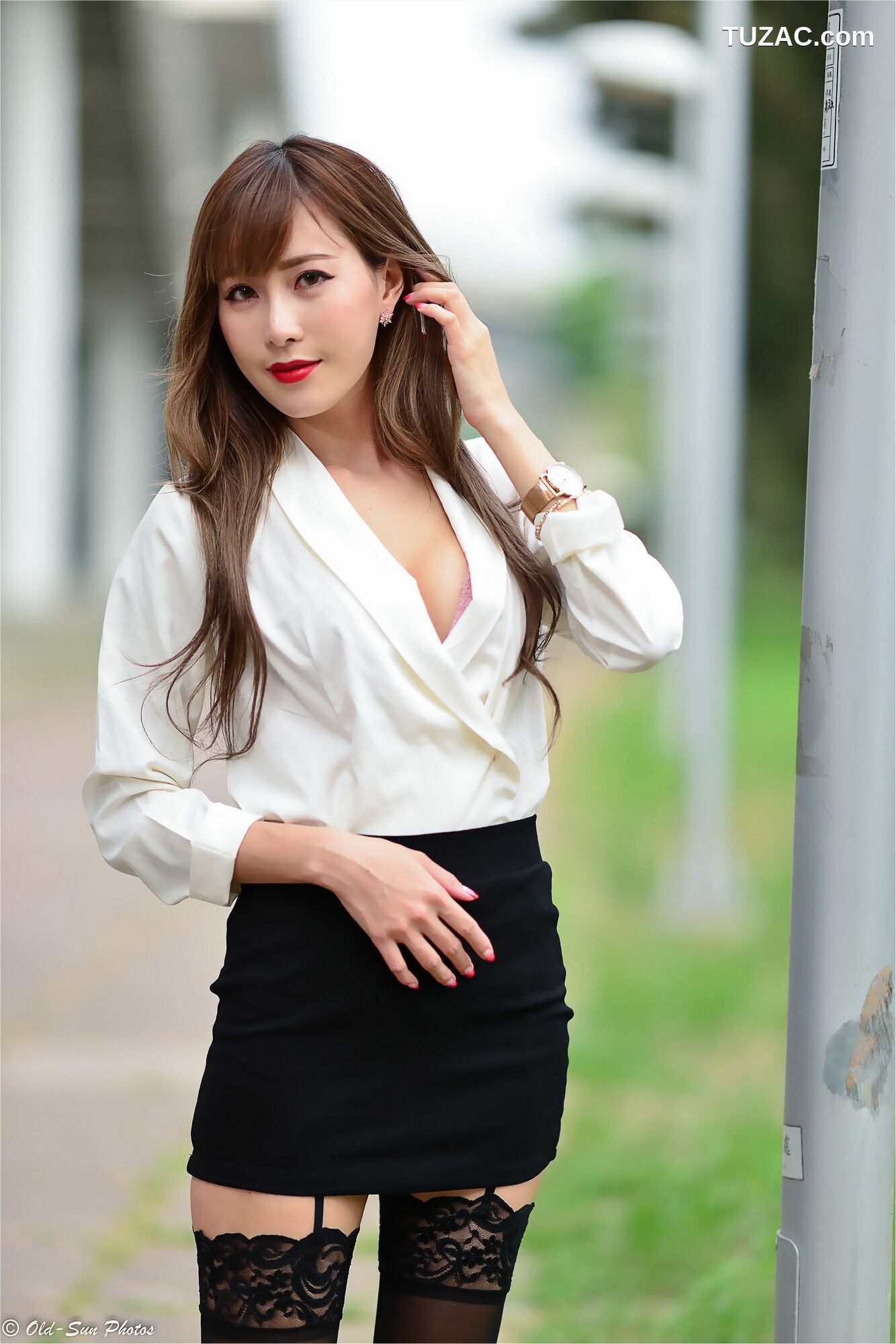 台湾正妹_ 黄艾比Abbie《油廠國小OL外拍》 写真集[120P]