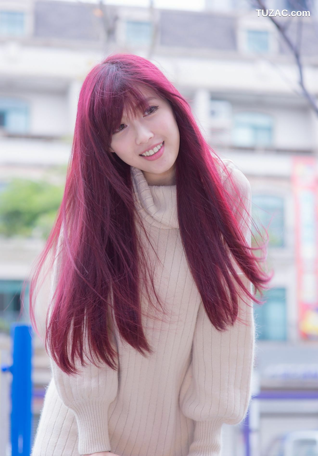 台湾正妹_Kila晶晶/廖挺伶《针织衫套裙街拍》写真集